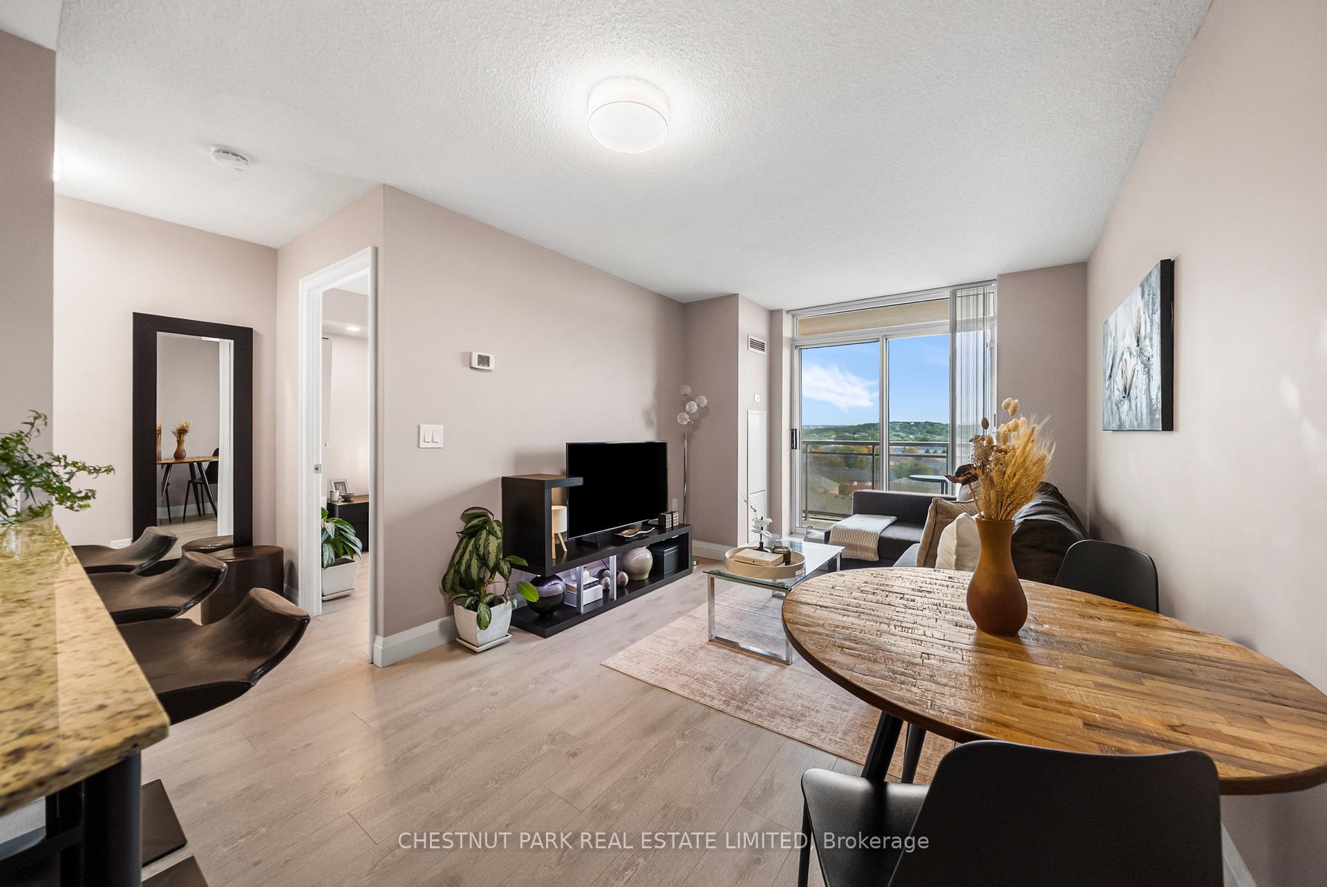 Photo 5 of Unit 701, 73 King William Crescent, Richmond Hill, Langstaff — HOMEH