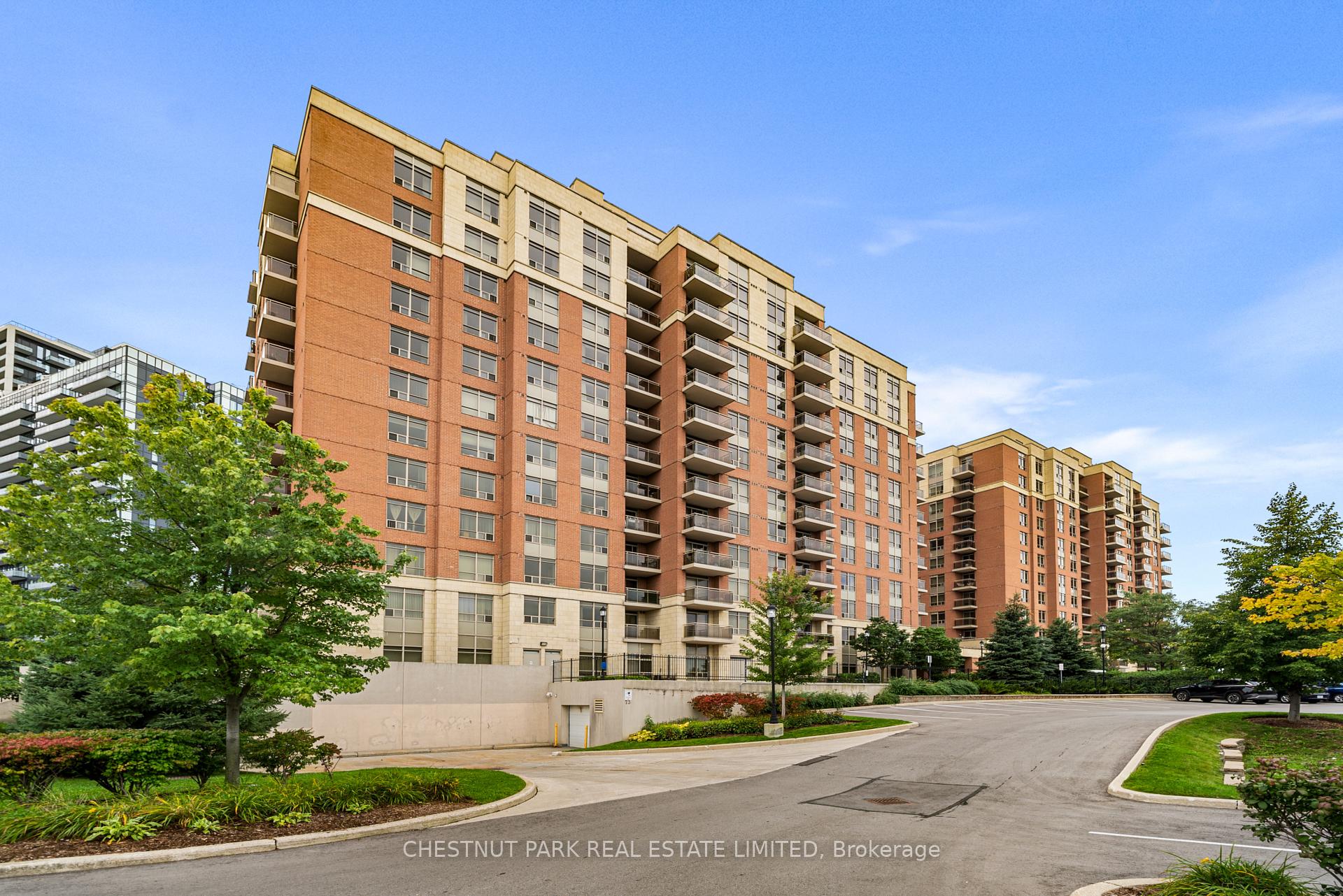 Photo 2 of Unit 701, 73 King William Crescent, Richmond Hill, Langstaff — HOMEH