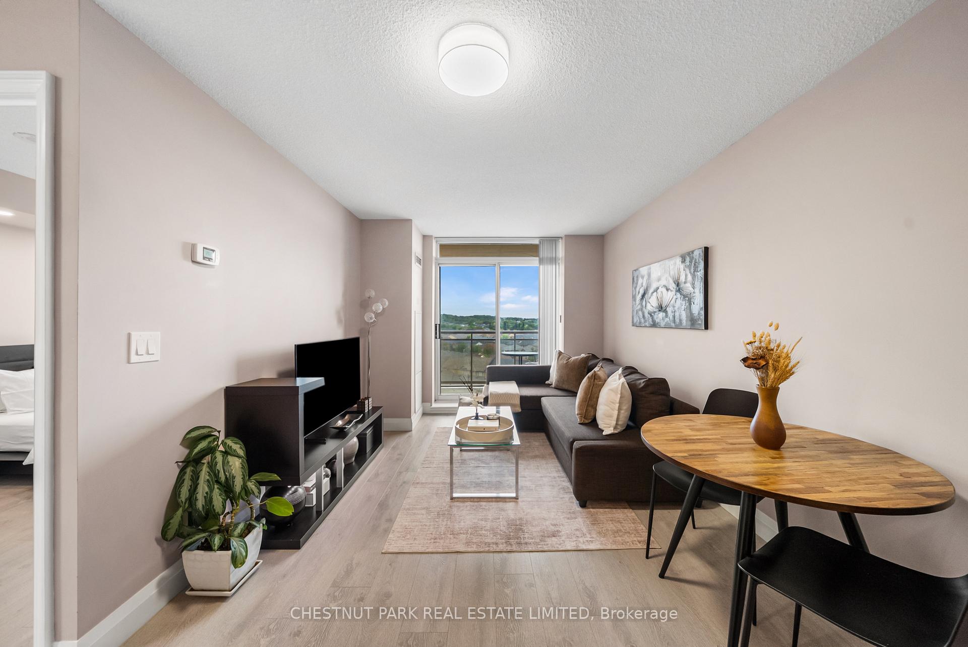 Photo 7 of Unit 701, 73 King William Crescent, Richmond Hill, Langstaff — HOMEH