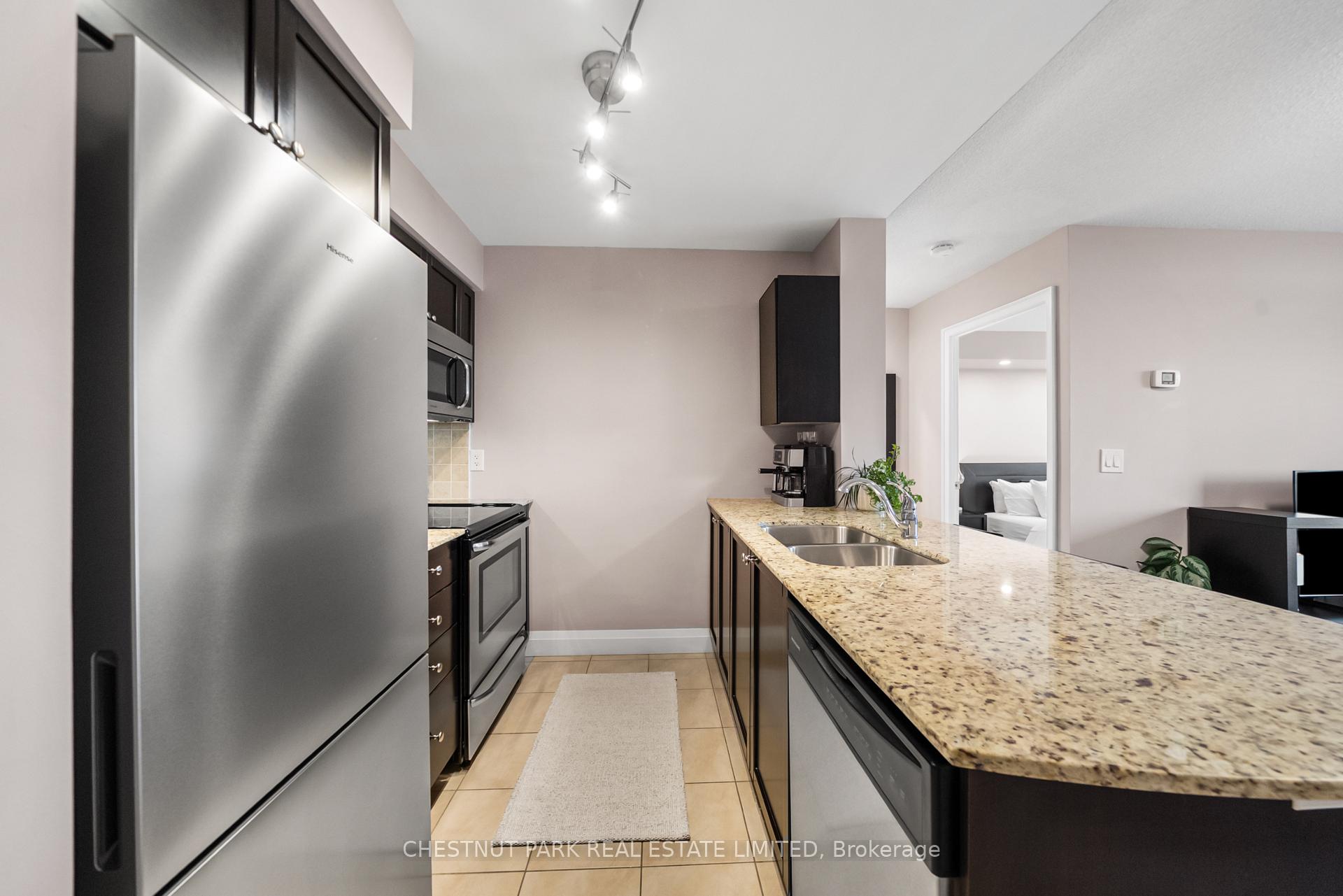 Photo 9 of Unit 701, 73 King William Crescent, Richmond Hill, Langstaff — HOMEH