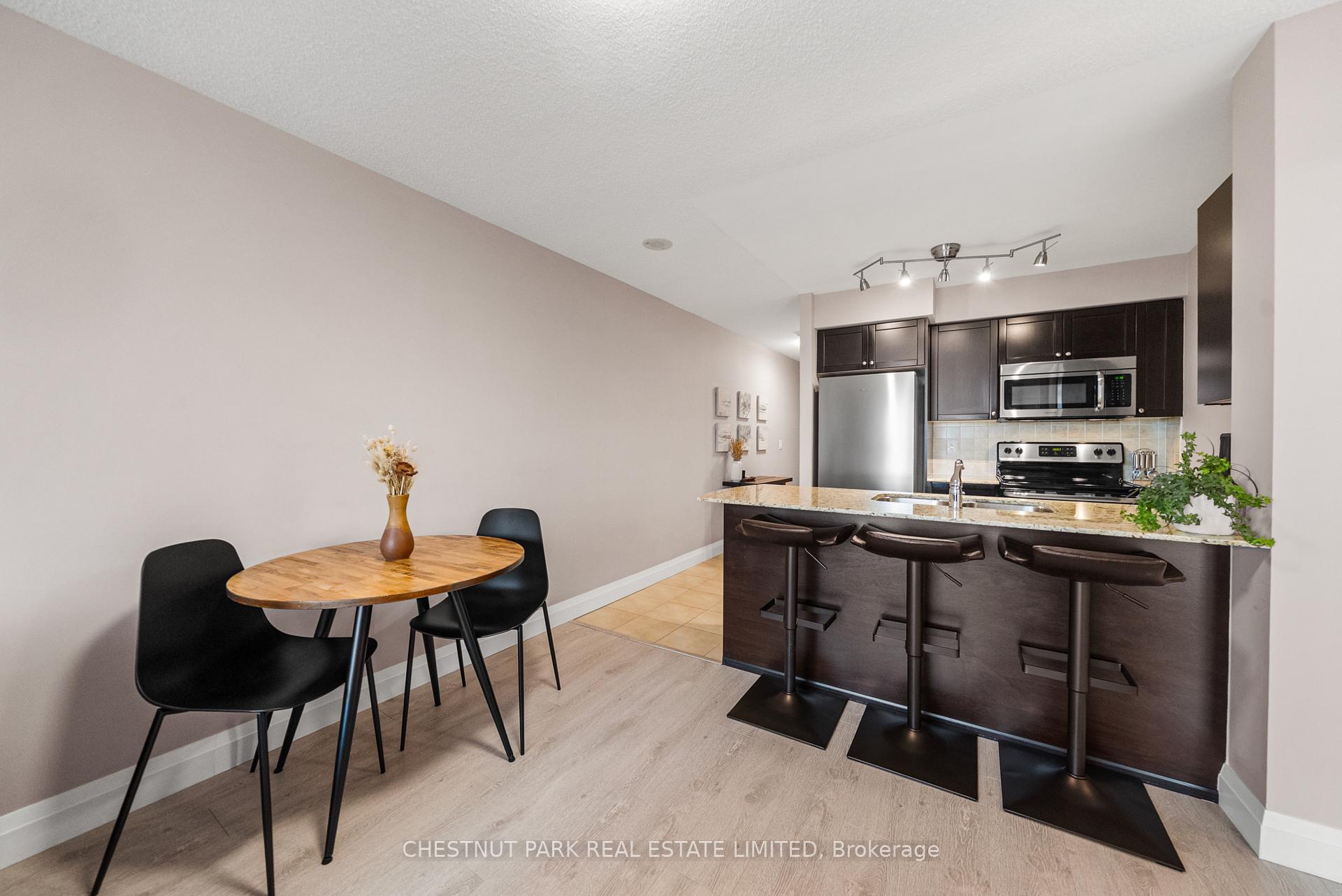 Photo 11 of Unit 701, 73 King William Crescent, Richmond Hill, Langstaff — HOMEH
