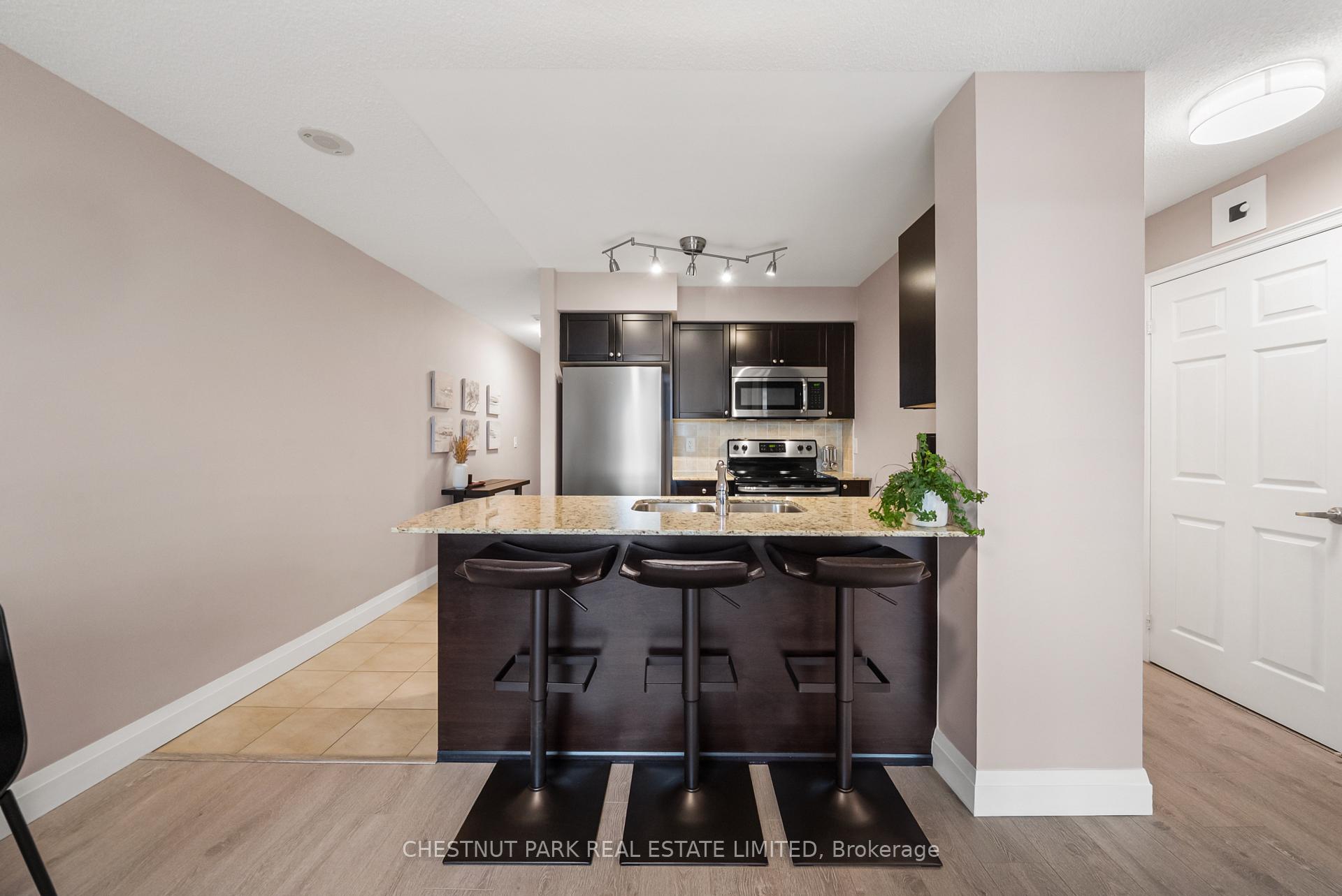 Photo 12 of Unit 701, 73 King William Crescent, Richmond Hill, Langstaff — HOMEH