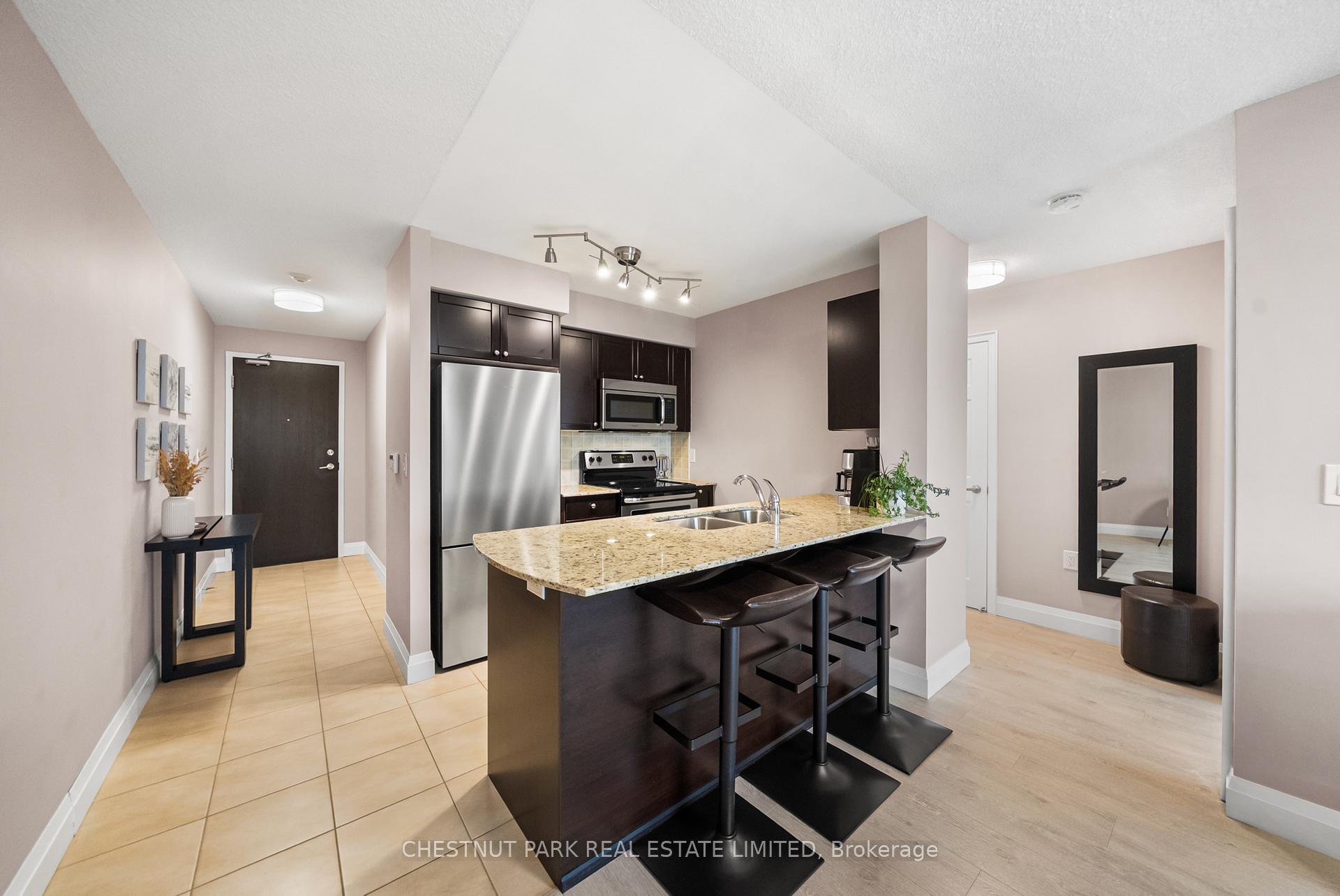 Photo 15 of Unit 701, 73 King William Crescent, Richmond Hill, Langstaff — HOMEH