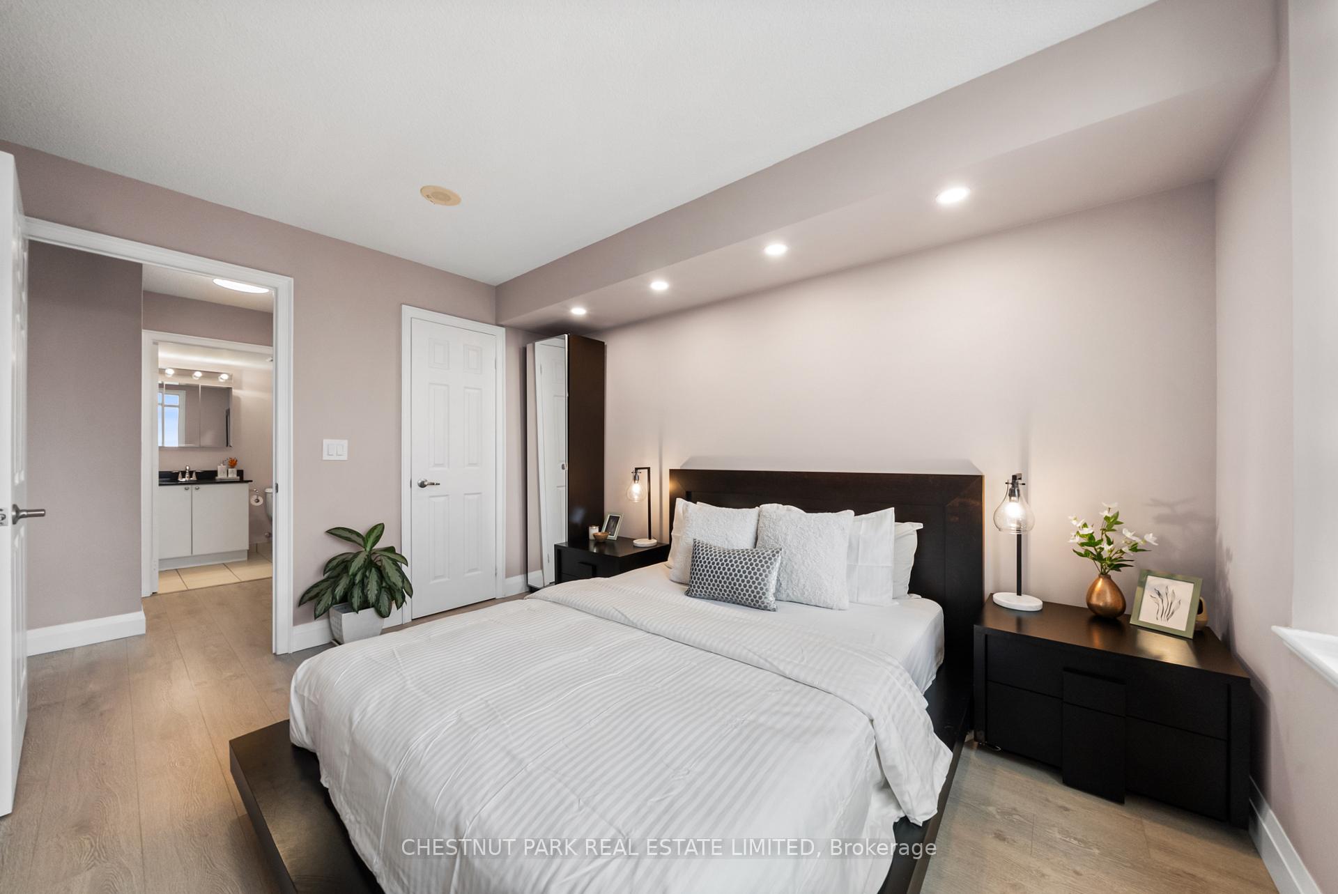 Photo 17 of Unit 701, 73 King William Crescent, Richmond Hill, Langstaff — HOMEH