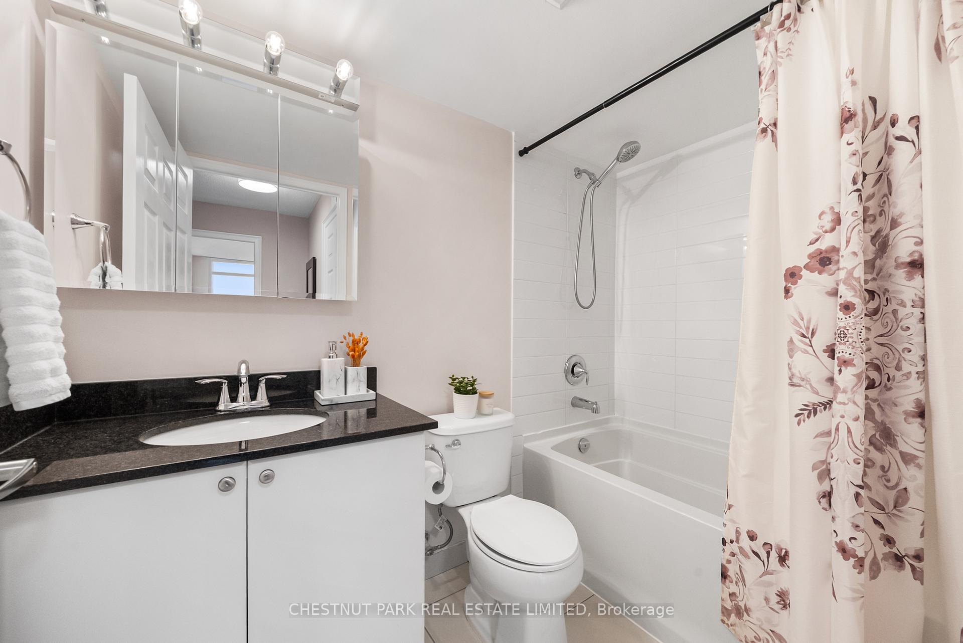 Photo 20 of Unit 701, 73 King William Crescent, Richmond Hill, Langstaff — HOMEH