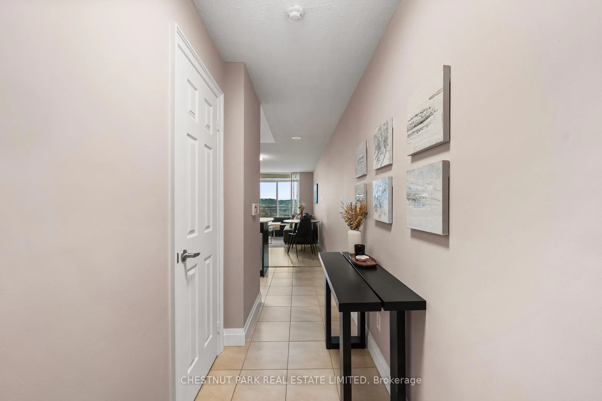 Photo 3 of Unit 701, 73 King William Crescent, Richmond Hill, Langstaff — HOMEH