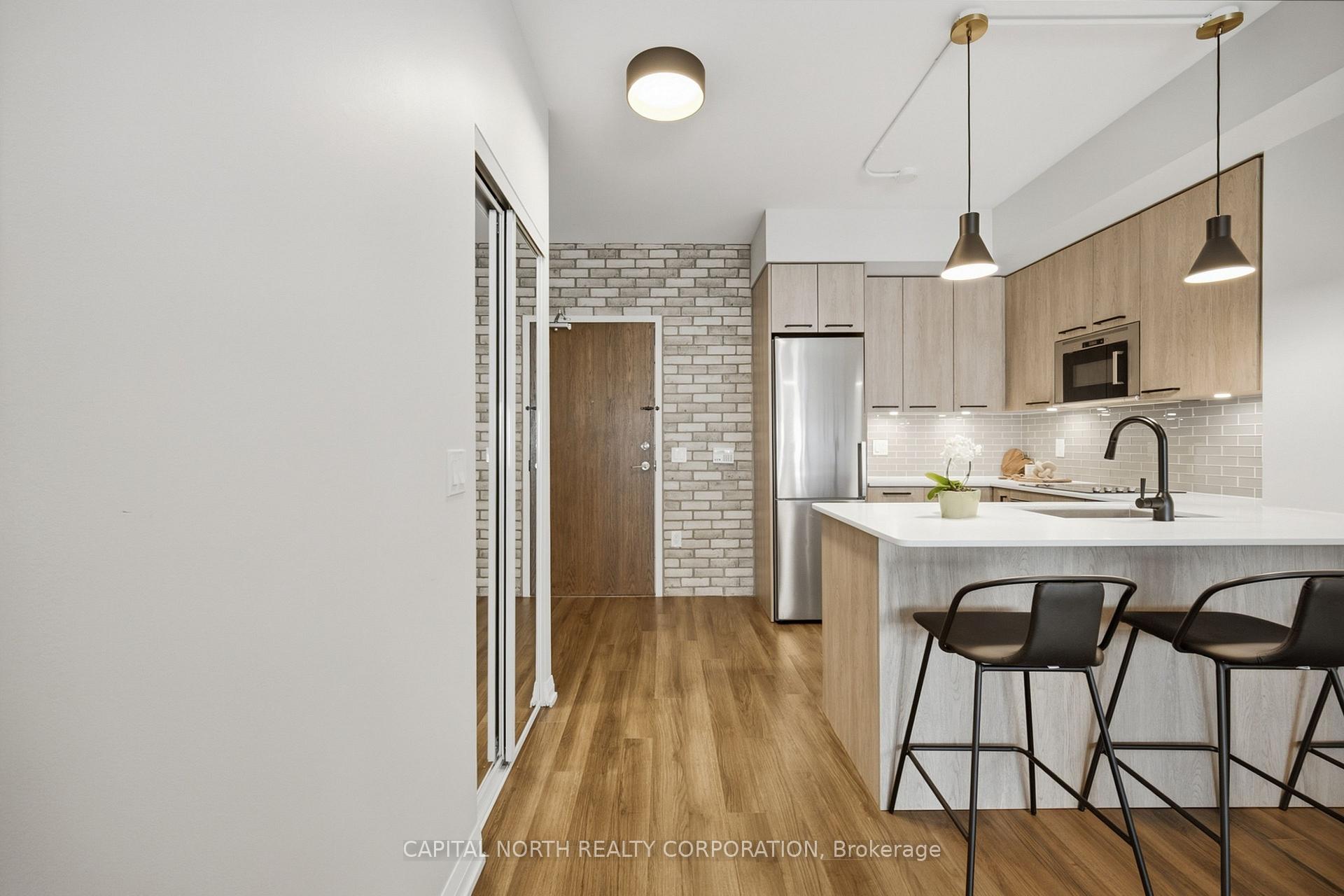 Photo 8 of Unit 403, 99 Eagle Rock Way, Vaughan, Rural Vaughan — HOMEH