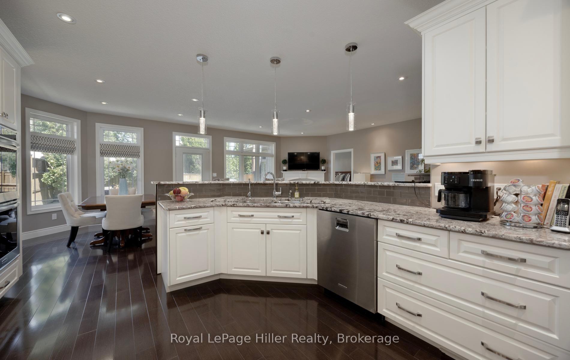 Photo 13 of 2 Findlay Place, Stratford — HOMEH