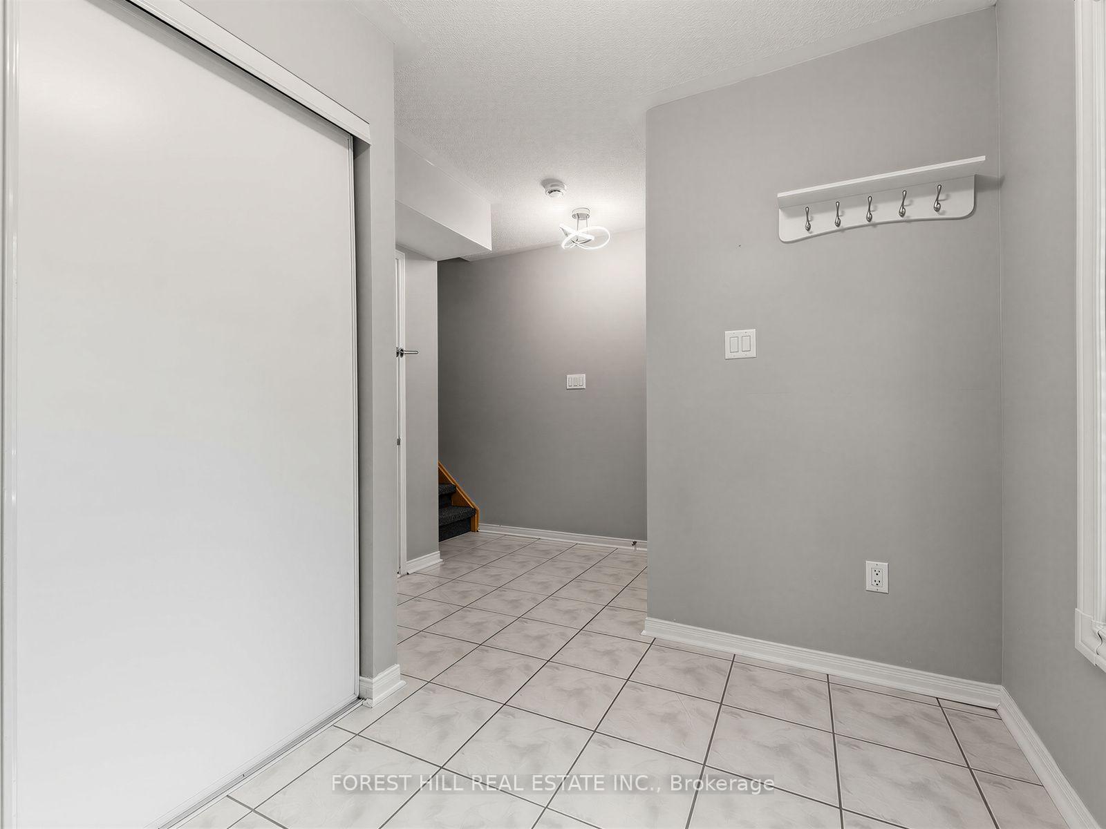 Photo 9 of 37 Birdstone Crescent, Toronto, Junction Area — HOMEH