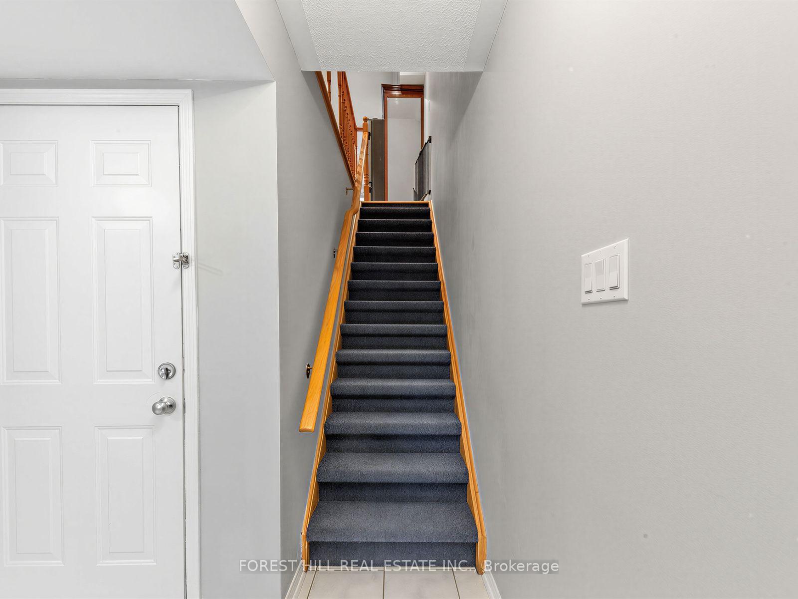 Photo 10 of 37 Birdstone Crescent, Toronto, Junction Area — HOMEH