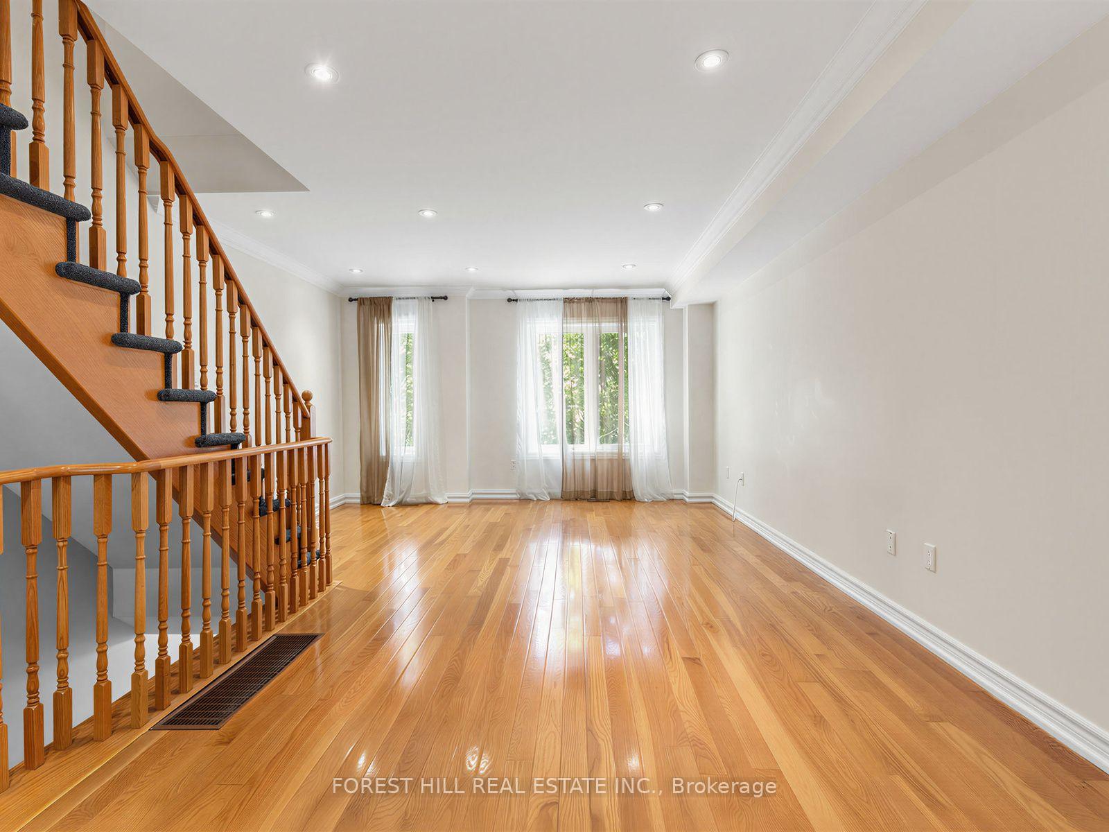 Photo 11 of 37 Birdstone Crescent, Toronto, Junction Area — HOMEH