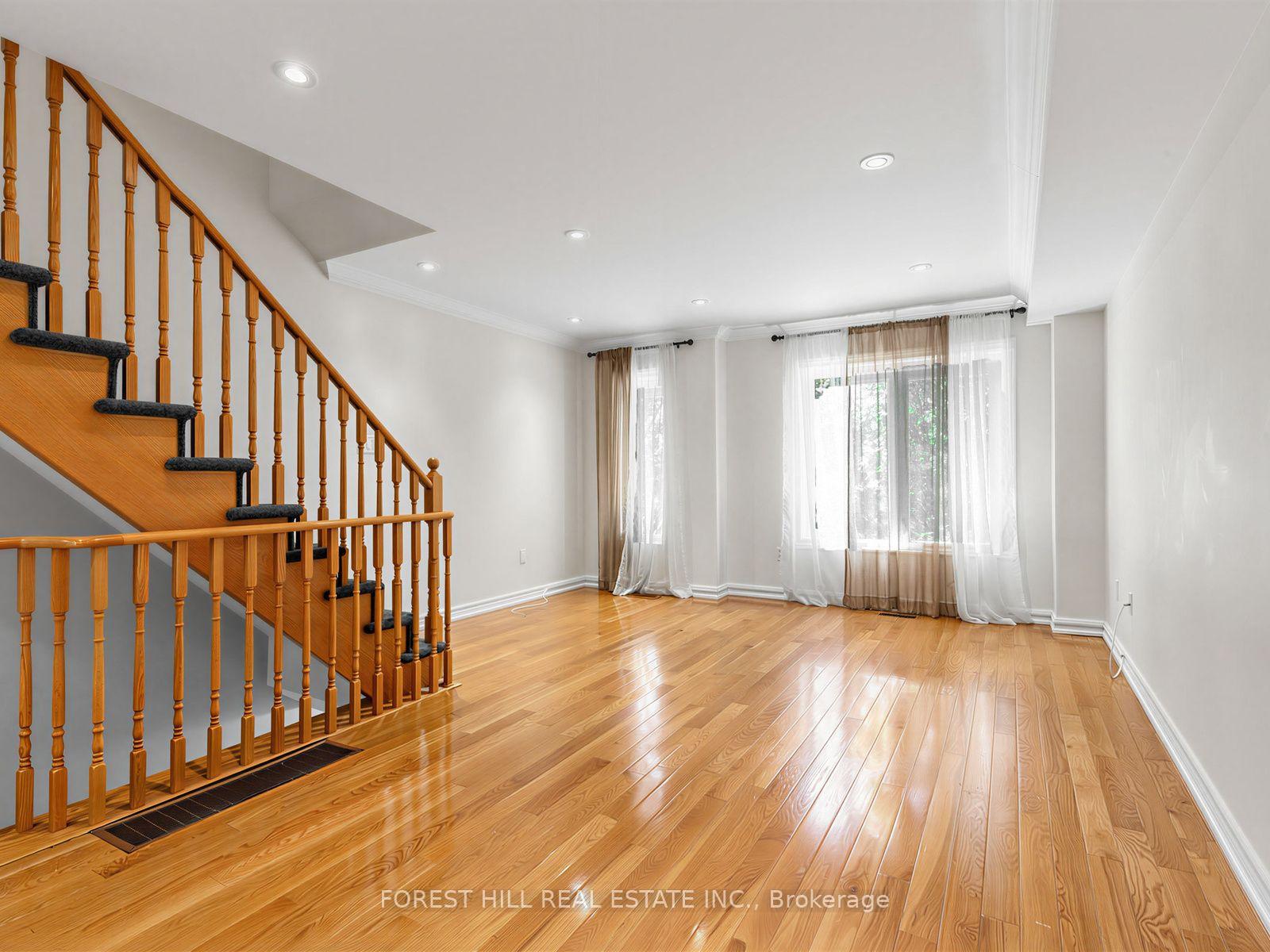 Photo 12 of 37 Birdstone Crescent, Toronto, Junction Area — HOMEH