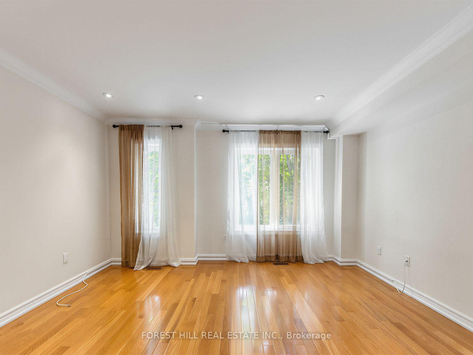 Photo 13 of 37 Birdstone Crescent, Toronto, Junction Area — HOMEH