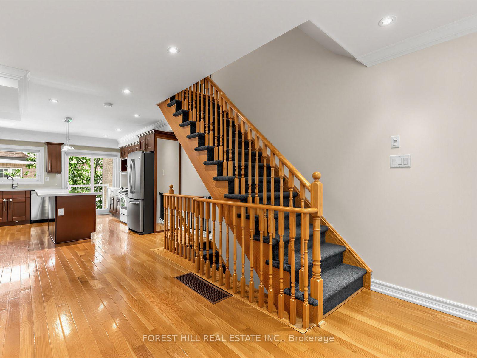 Photo 15 of 37 Birdstone Crescent, Toronto, Junction Area — HOMEH