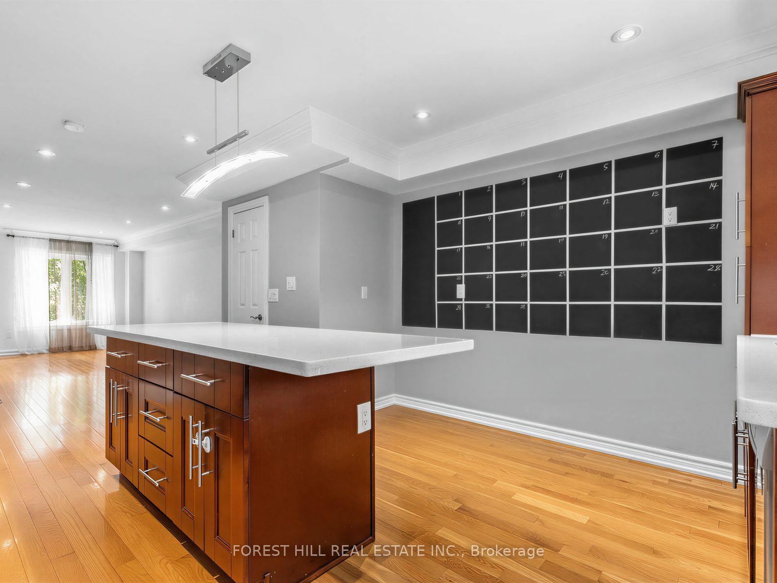 Photo 19 of 37 Birdstone Crescent, Toronto, Junction Area — HOMEH
