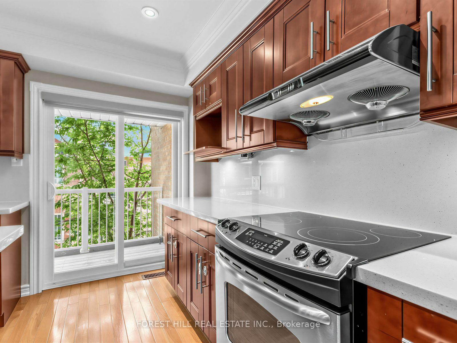 Photo 20 of 37 Birdstone Crescent, Toronto, Junction Area — HOMEH