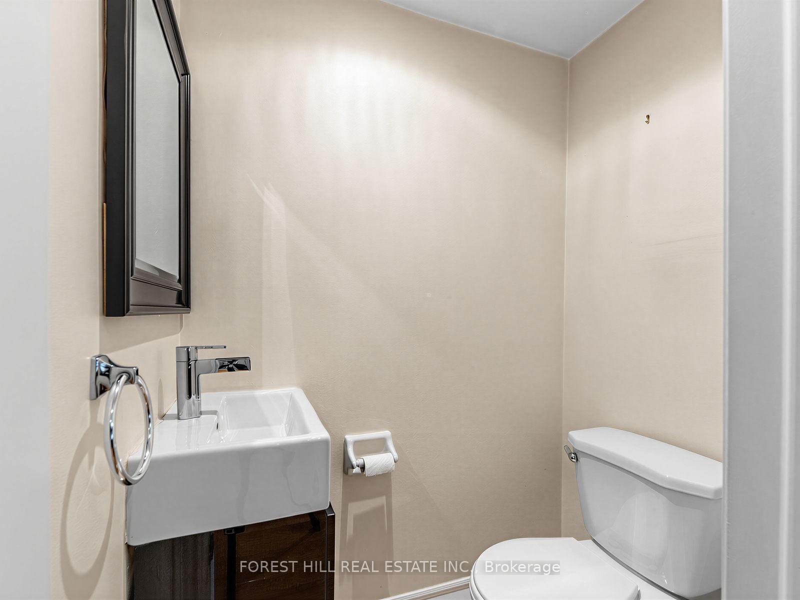 Photo 24 of 37 Birdstone Crescent, Toronto, Junction Area — HOMEH
