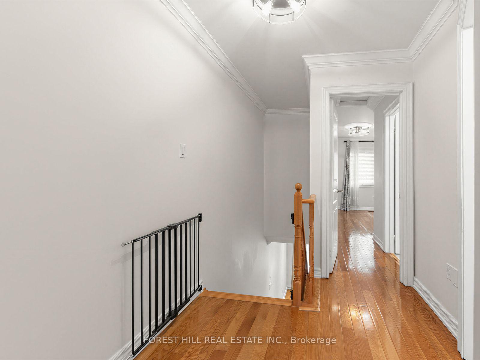 Photo 25 of 37 Birdstone Crescent, Toronto, Junction Area — HOMEH