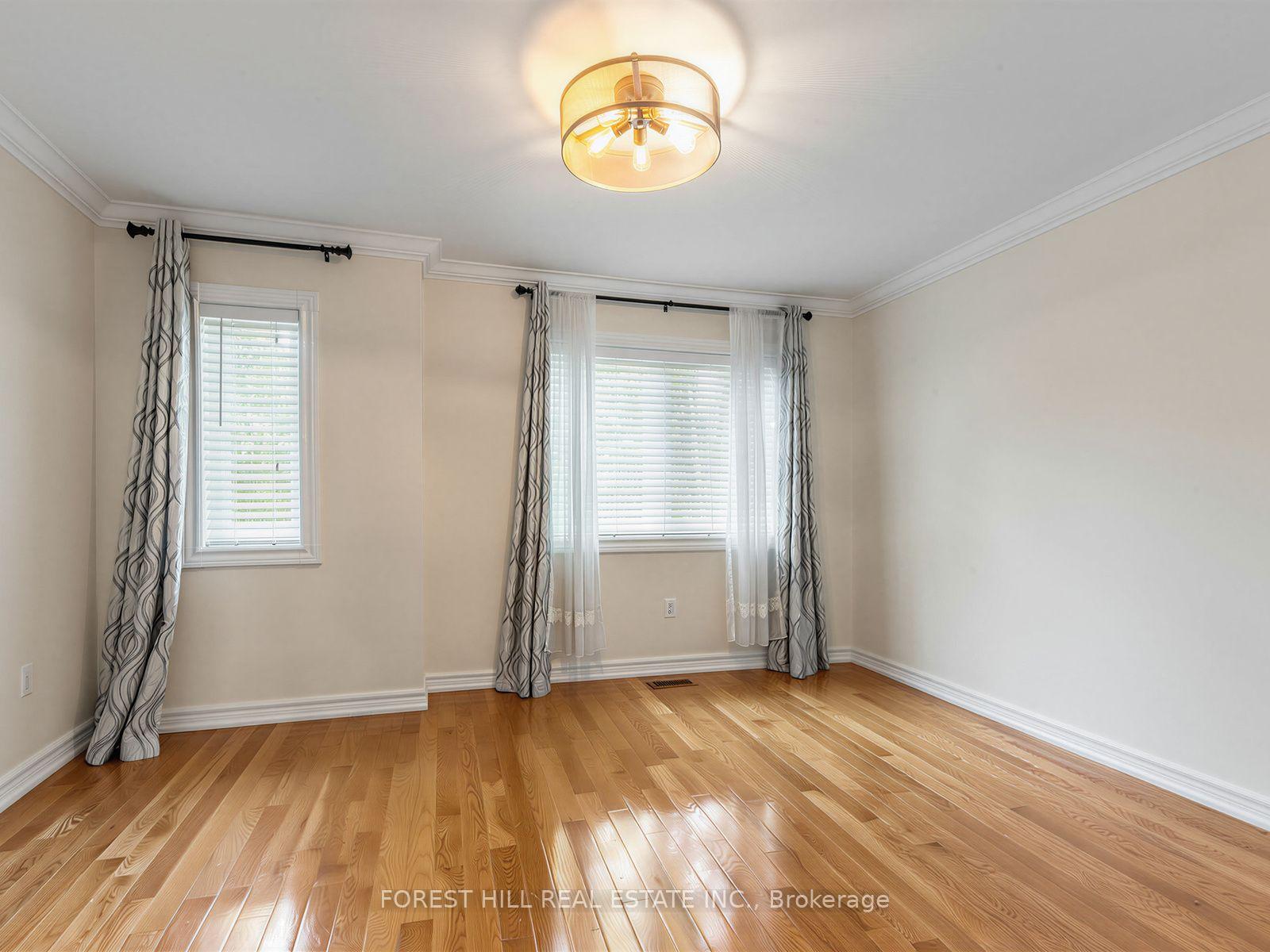 Photo 26 of 37 Birdstone Crescent, Toronto, Junction Area — HOMEH