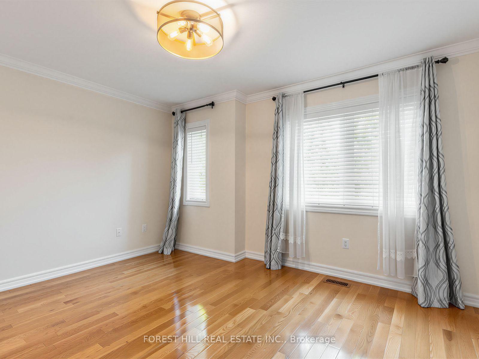 Photo 27 of 37 Birdstone Crescent, Toronto, Junction Area — HOMEH