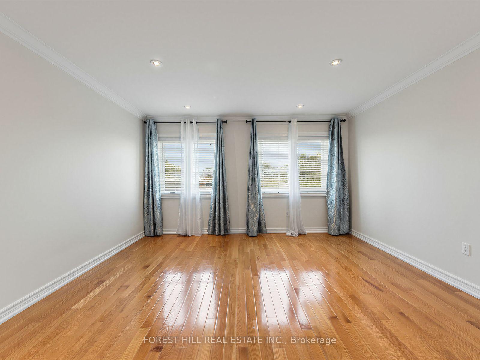 Photo 31 of 37 Birdstone Crescent, Toronto, Junction Area — HOMEH