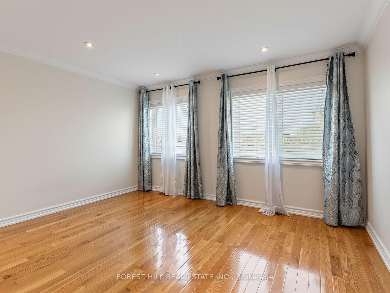 Photo 32 of 37 Birdstone Crescent, Toronto, Junction Area — HOMEH