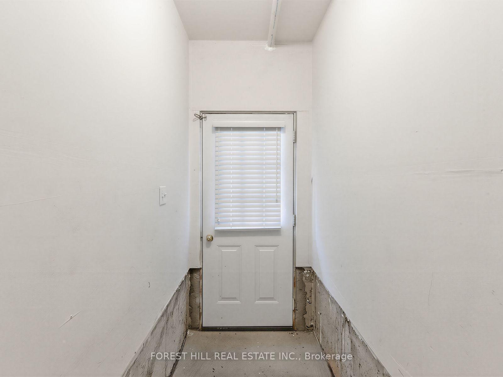 Photo 38 of 37 Birdstone Crescent, Toronto, Junction Area — HOMEH