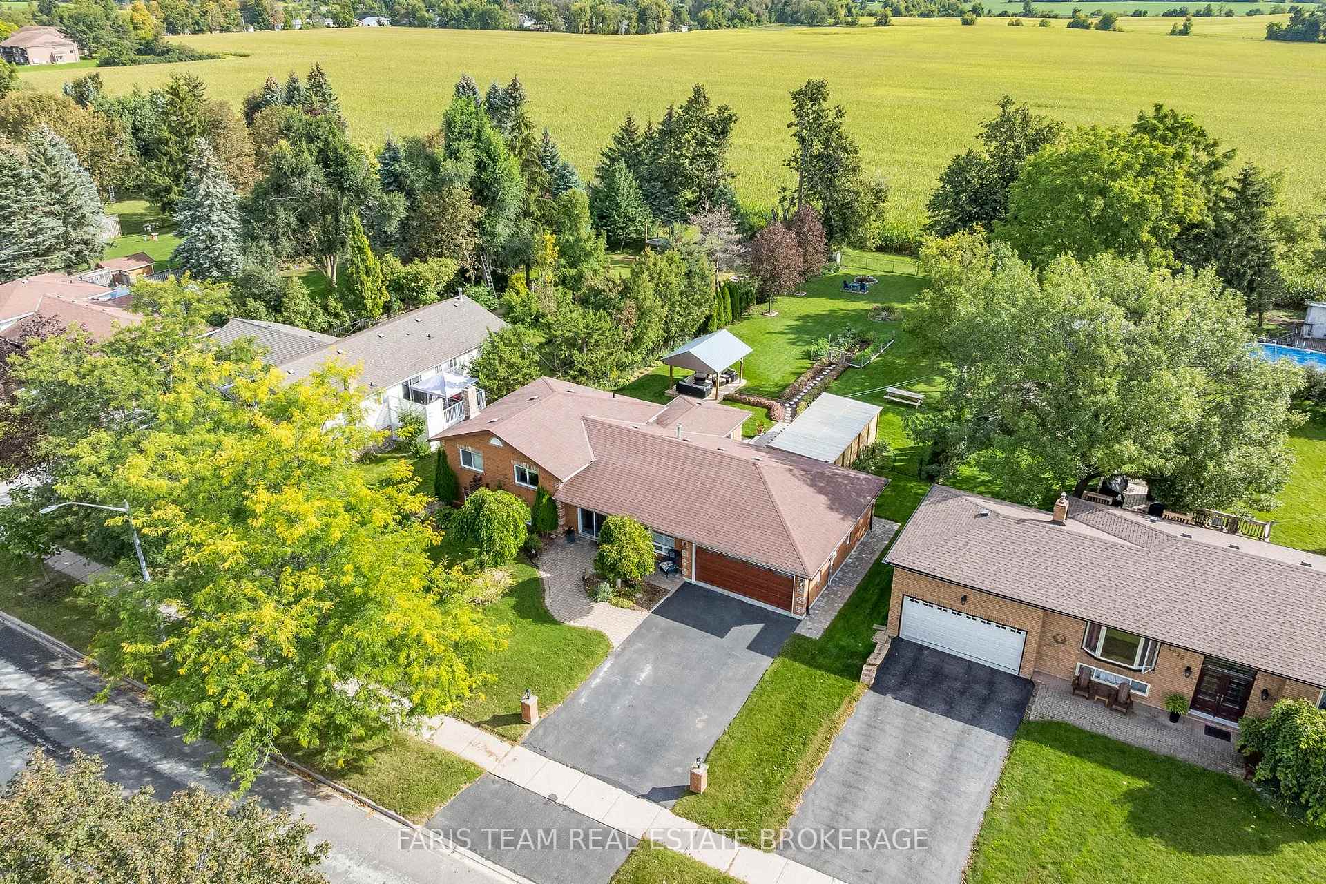 Photo 2 of 2032 Chantler Street, Innisfil, Stroud — HOMEH