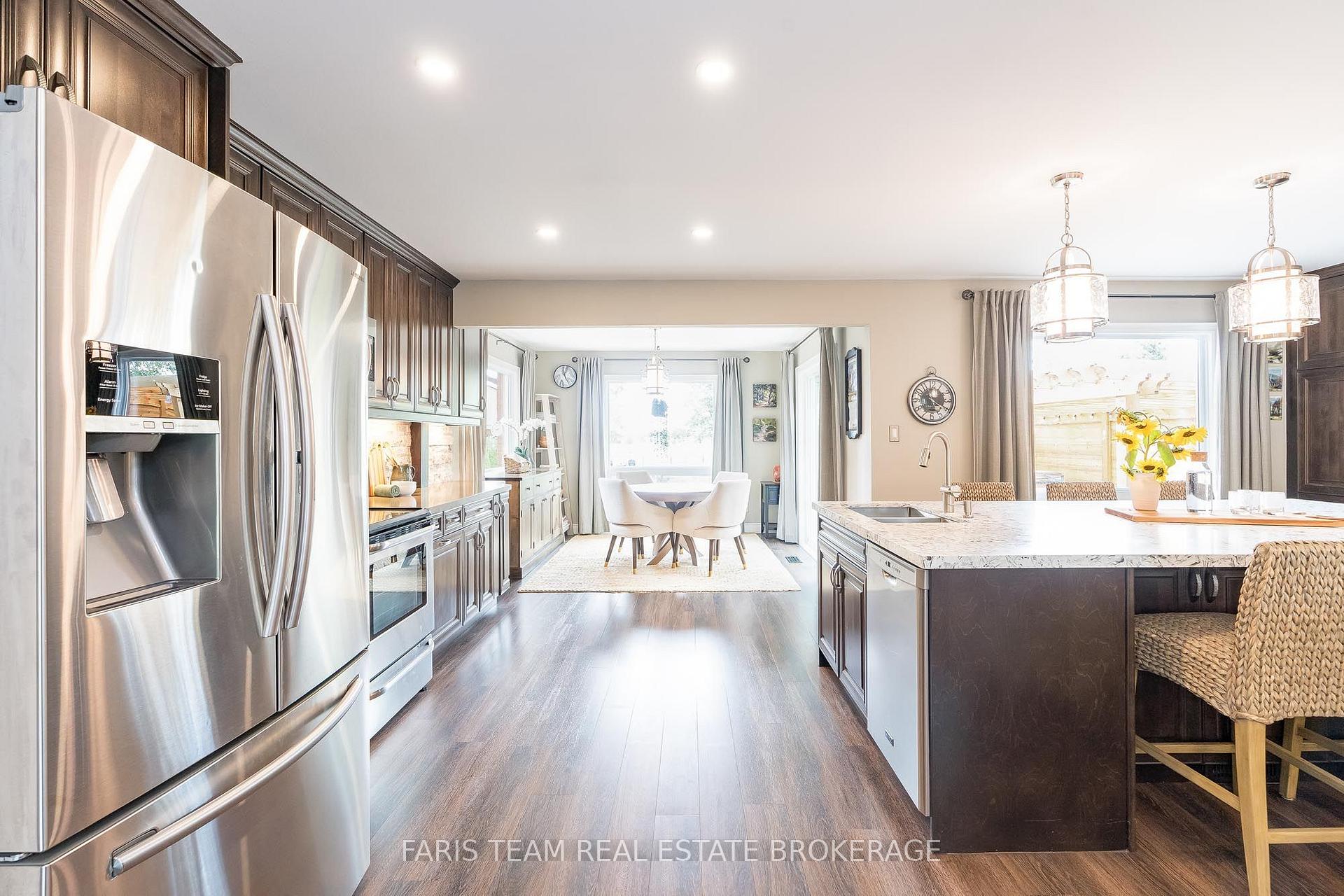 Photo 5 of 2032 Chantler Street, Innisfil, Stroud — HOMEH