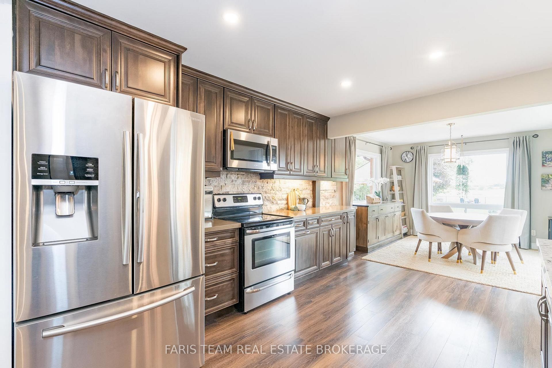 Photo 6 of 2032 Chantler Street, Innisfil, Stroud — HOMEH