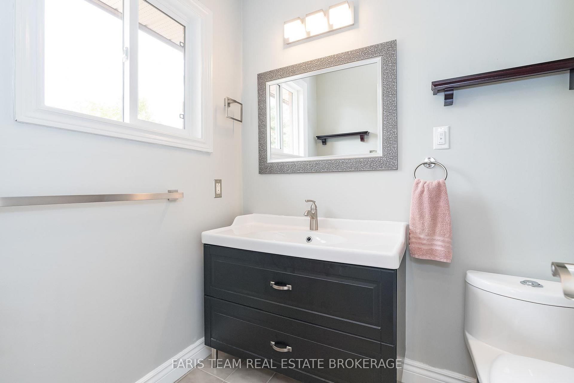 Photo 20 of 2032 Chantler Street, Innisfil, Stroud — HOMEH