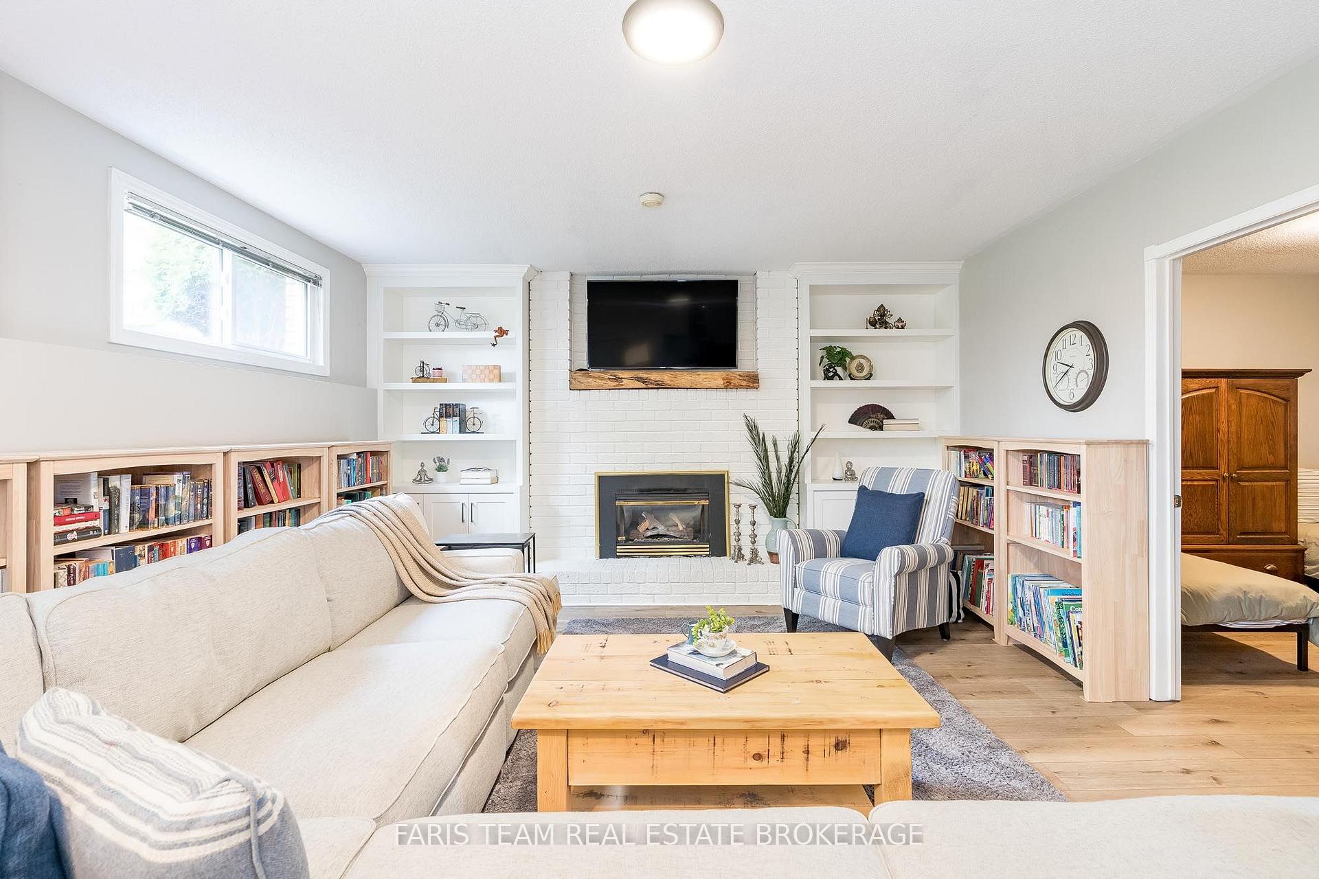 Photo 24 of 2032 Chantler Street, Innisfil, Stroud — HOMEH