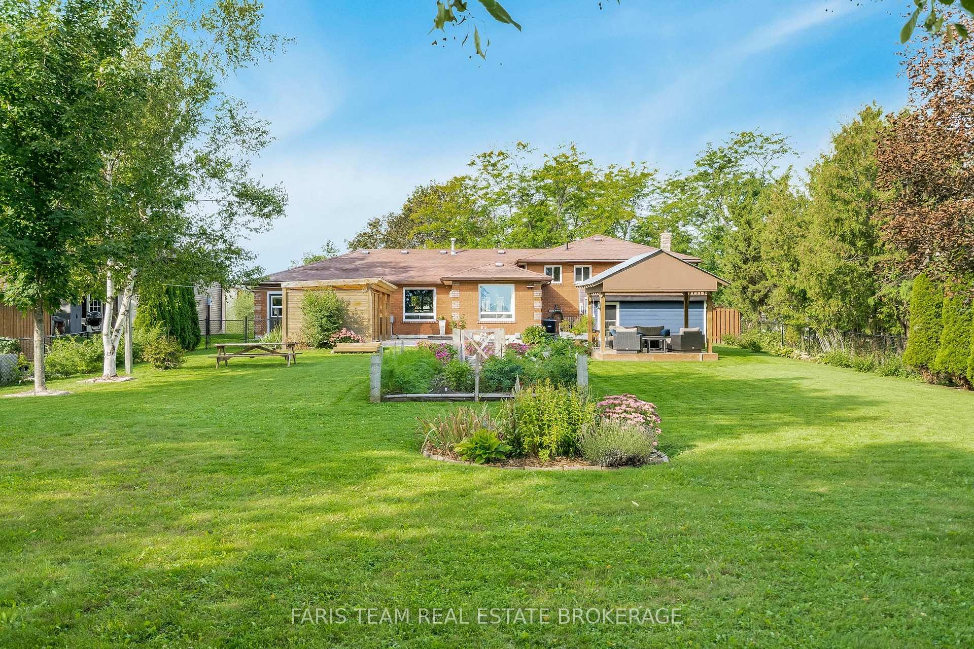 Photo 41 of 2032 Chantler Street, Innisfil, Stroud — HOMEH