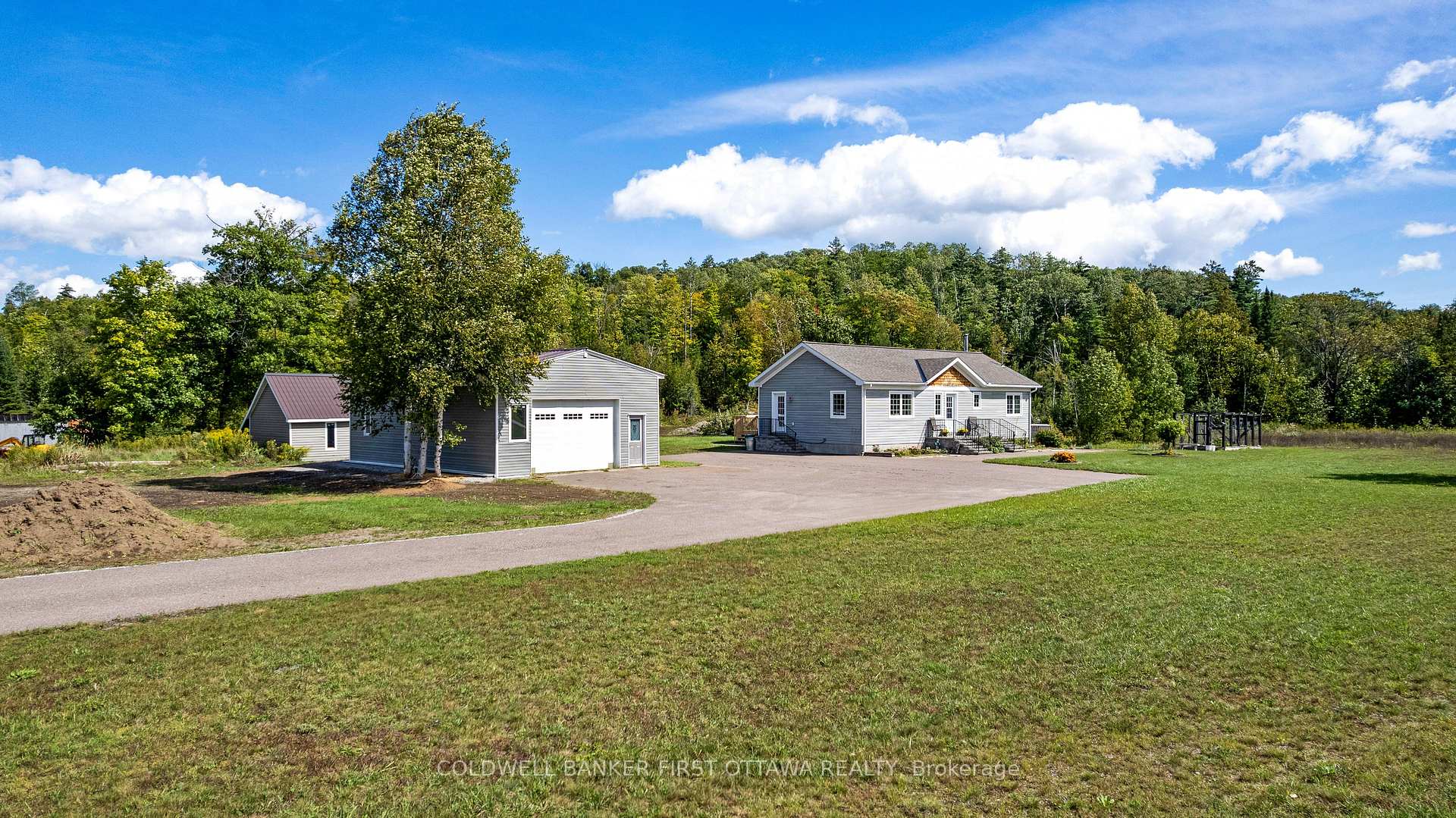Photo 3 of 8688 Highway 511, Lanark Highlands, Lanark Highlands (Darling) Twp — HOMEH