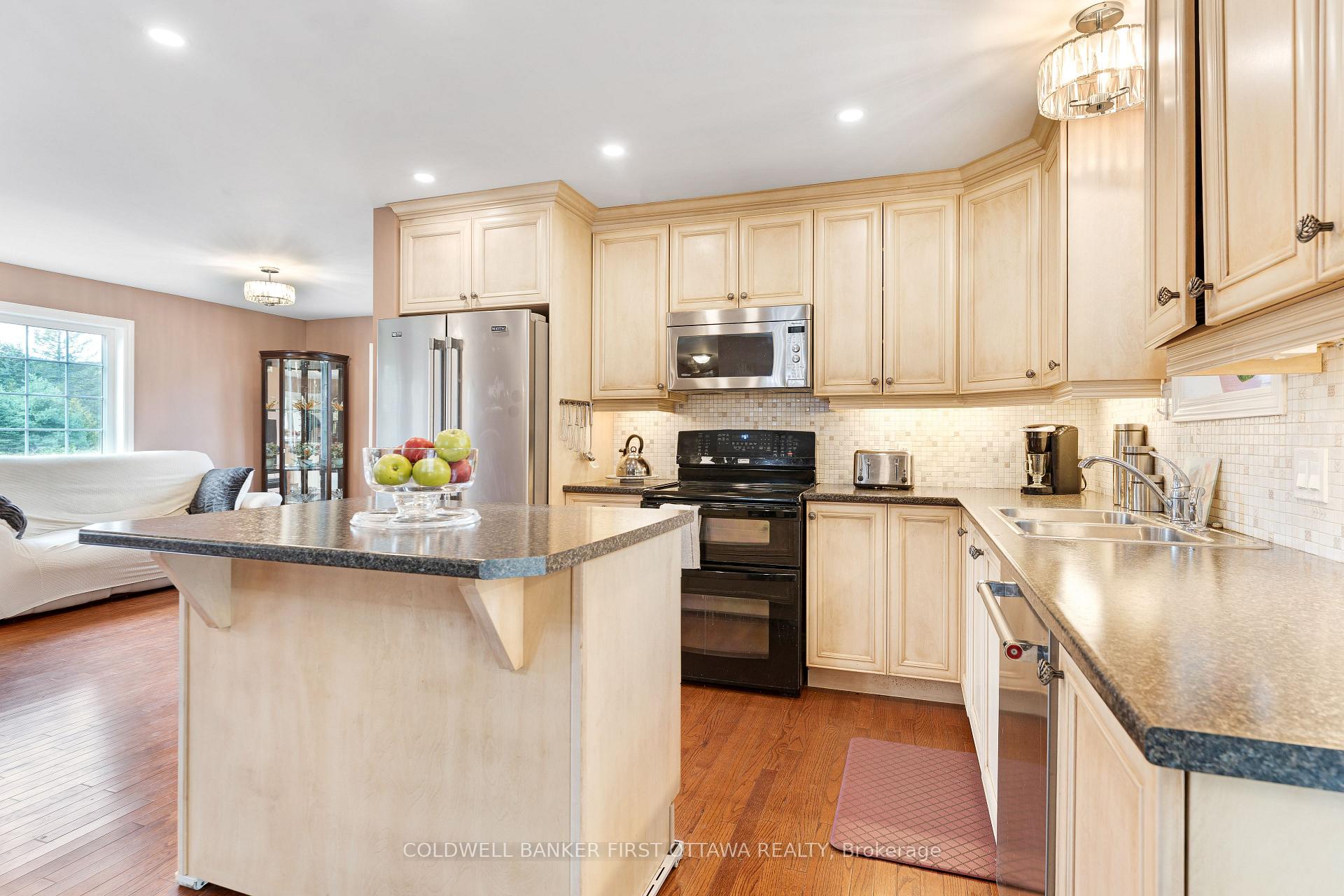 Photo 10 of 8688 Highway 511, Lanark Highlands, Lanark Highlands (Darling) Twp — HOMEH