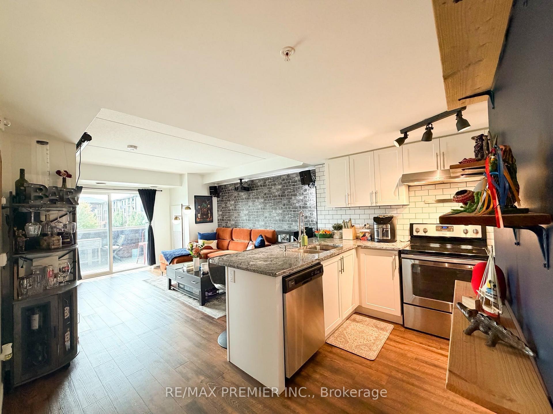 Photo 8 of Unit 315, 7 Kay Crescent, Guelph, Pineridge/Westminster Woods — HOMEH