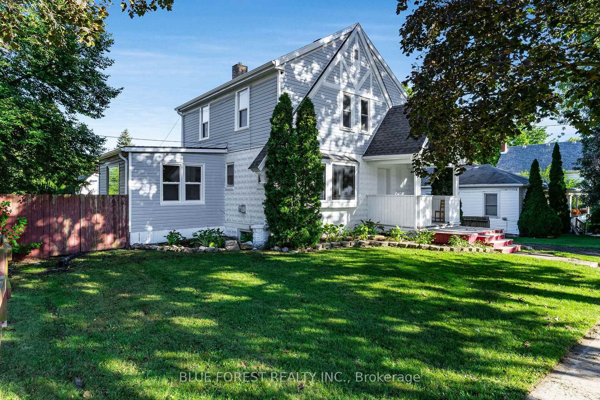Photo 1 of 16 York Street E, Chatham-Kent, Ridgetown — HOMEH