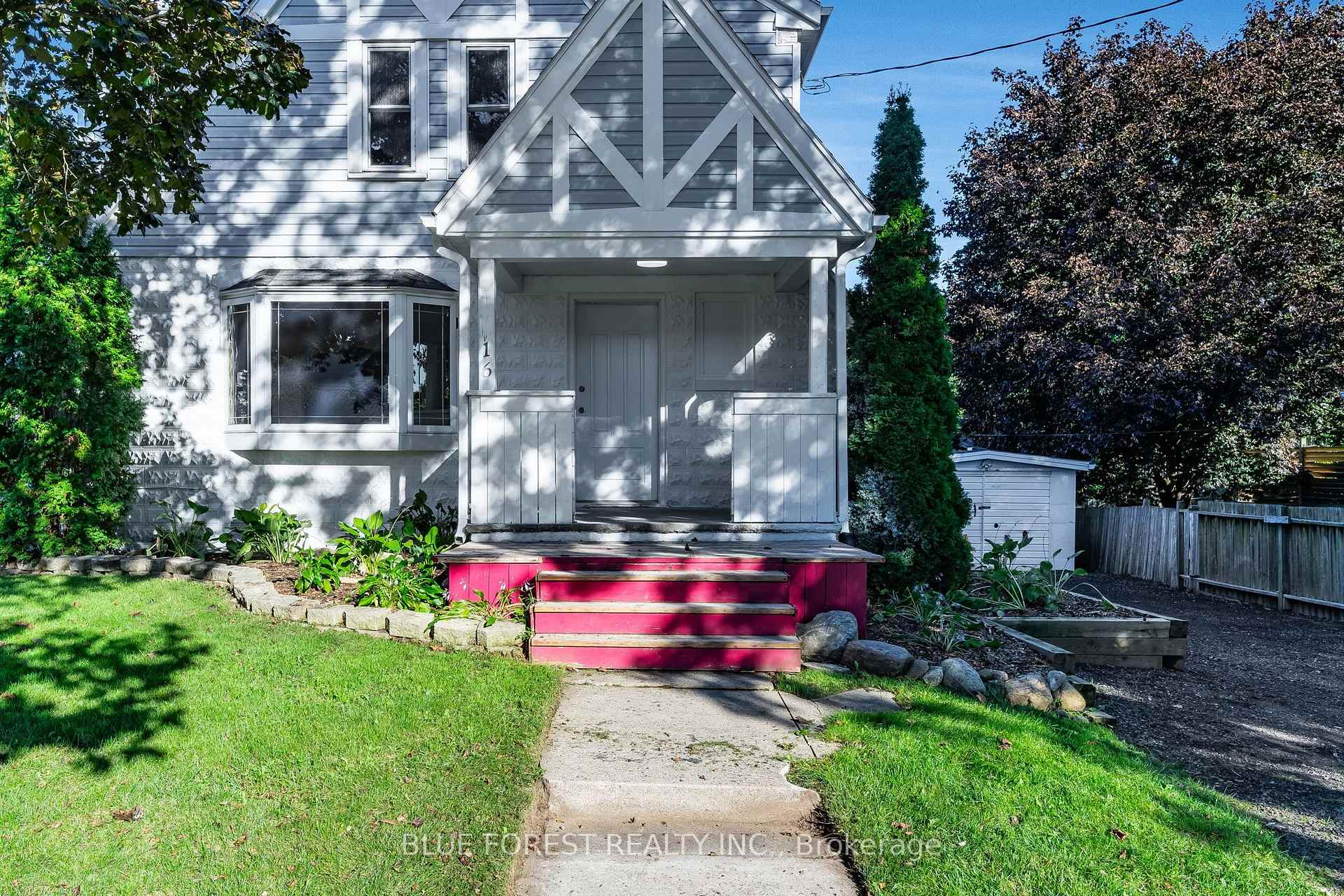 Photo 3 of 16 York Street E, Chatham-Kent, Ridgetown — HOMEH