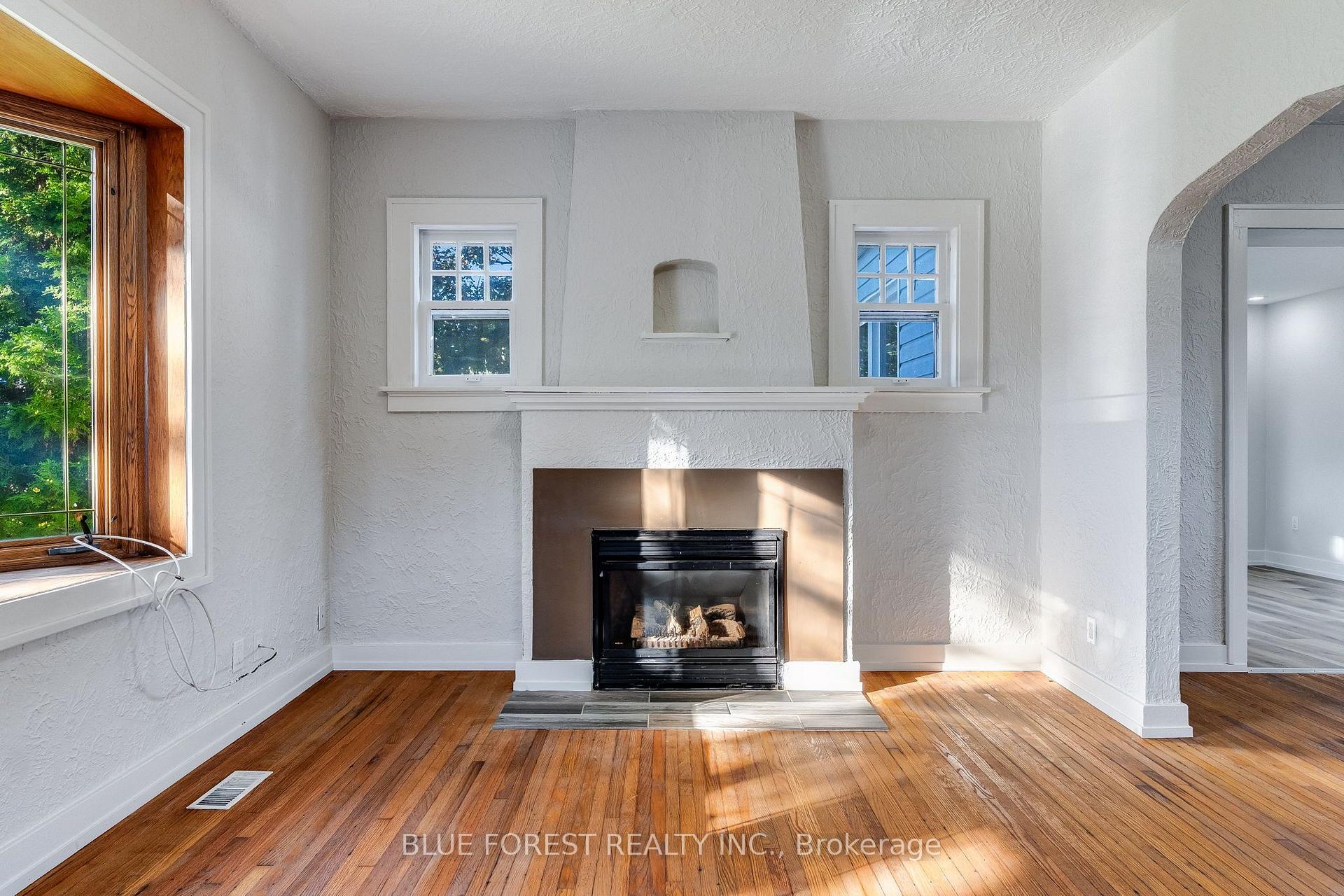 Photo 6 of 16 York Street E, Chatham-Kent, Ridgetown — HOMEH