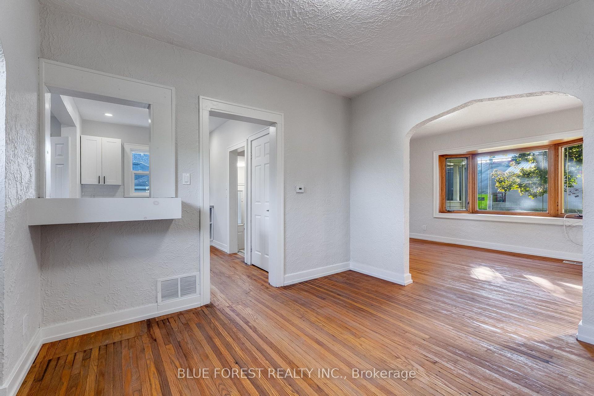 Photo 9 of 16 York Street E, Chatham-Kent, Ridgetown — HOMEH