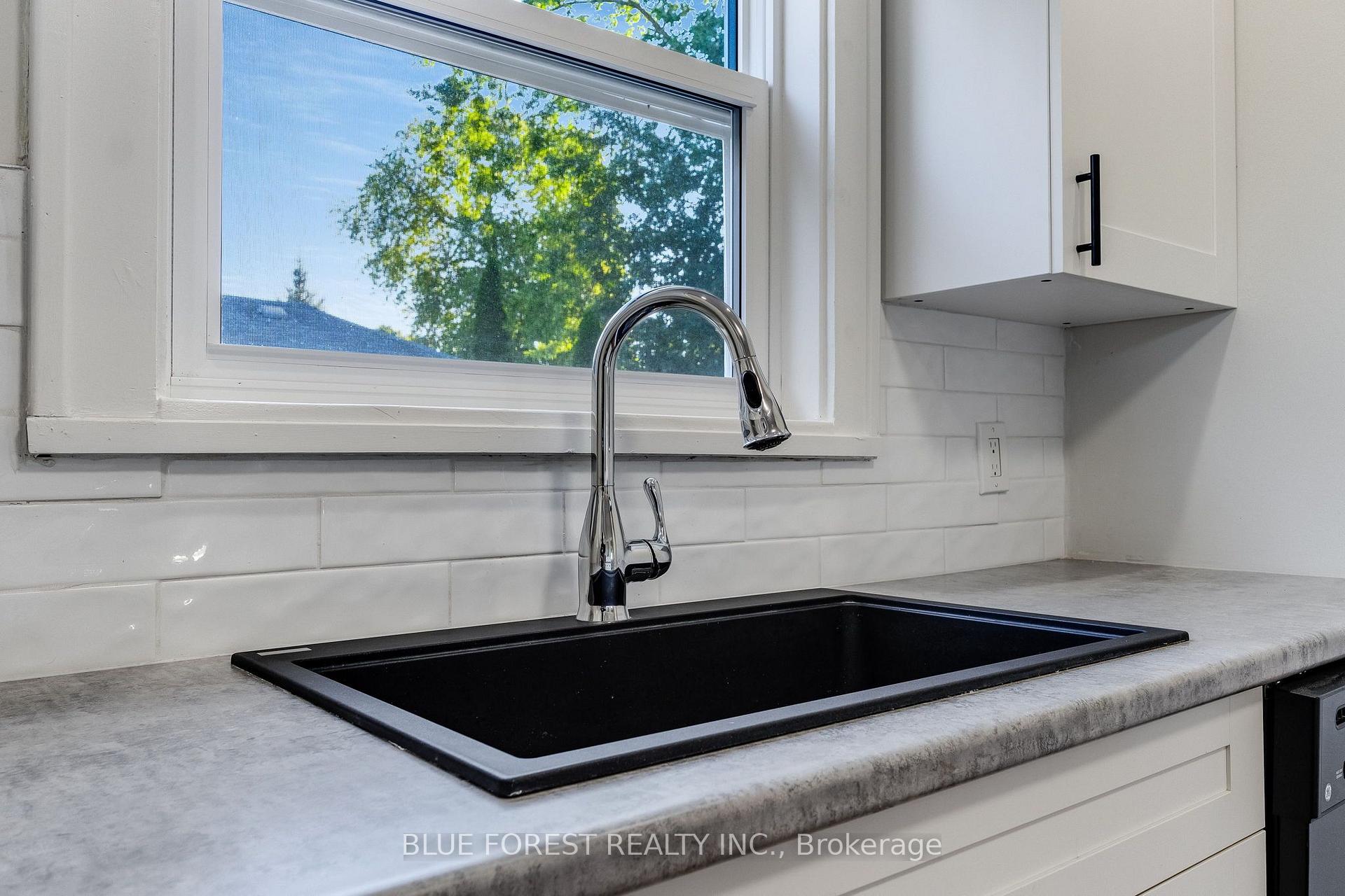 Photo 14 of 16 York Street E, Chatham-Kent, Ridgetown — HOMEH