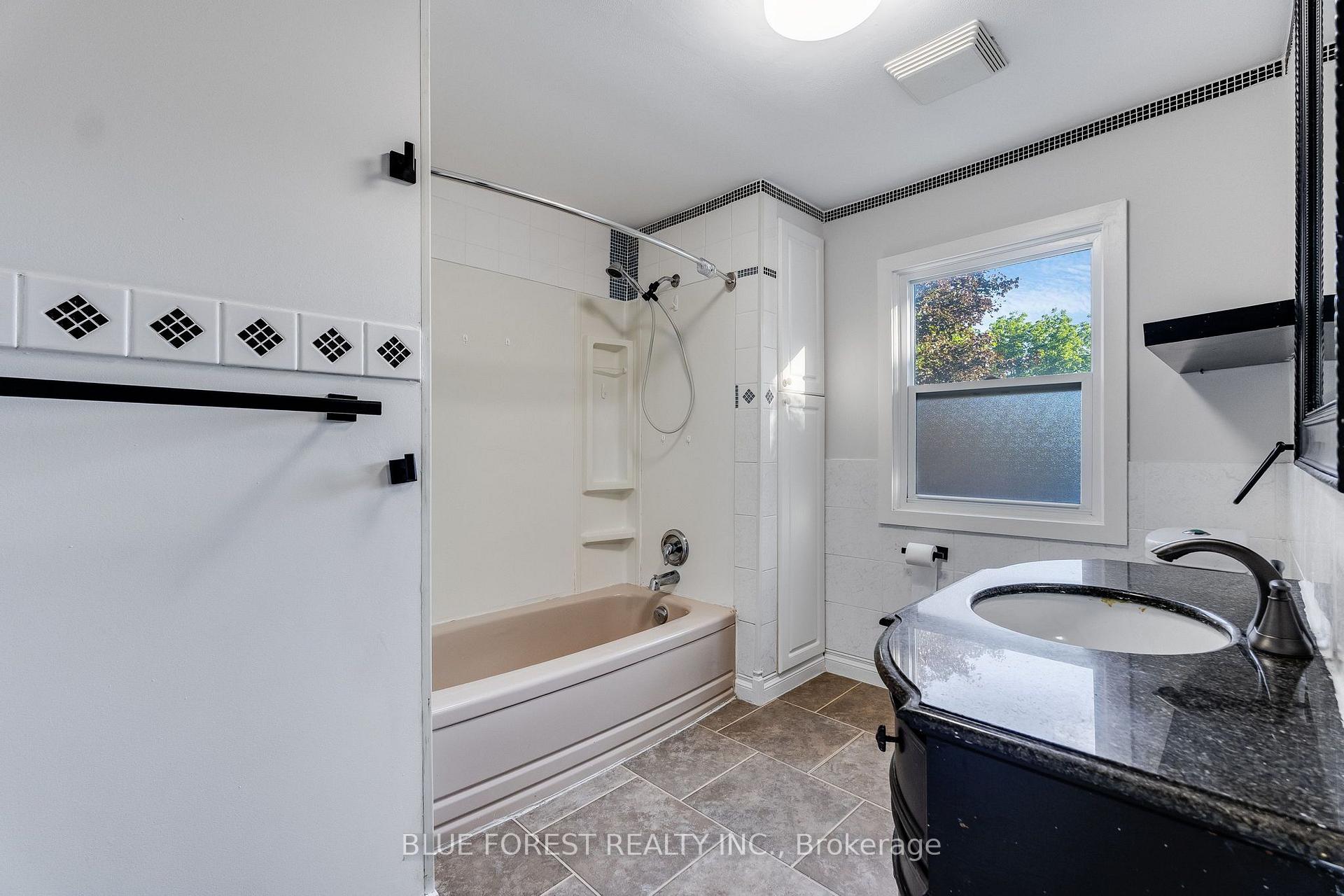 Photo 22 of 16 York Street E, Chatham-Kent, Ridgetown — HOMEH