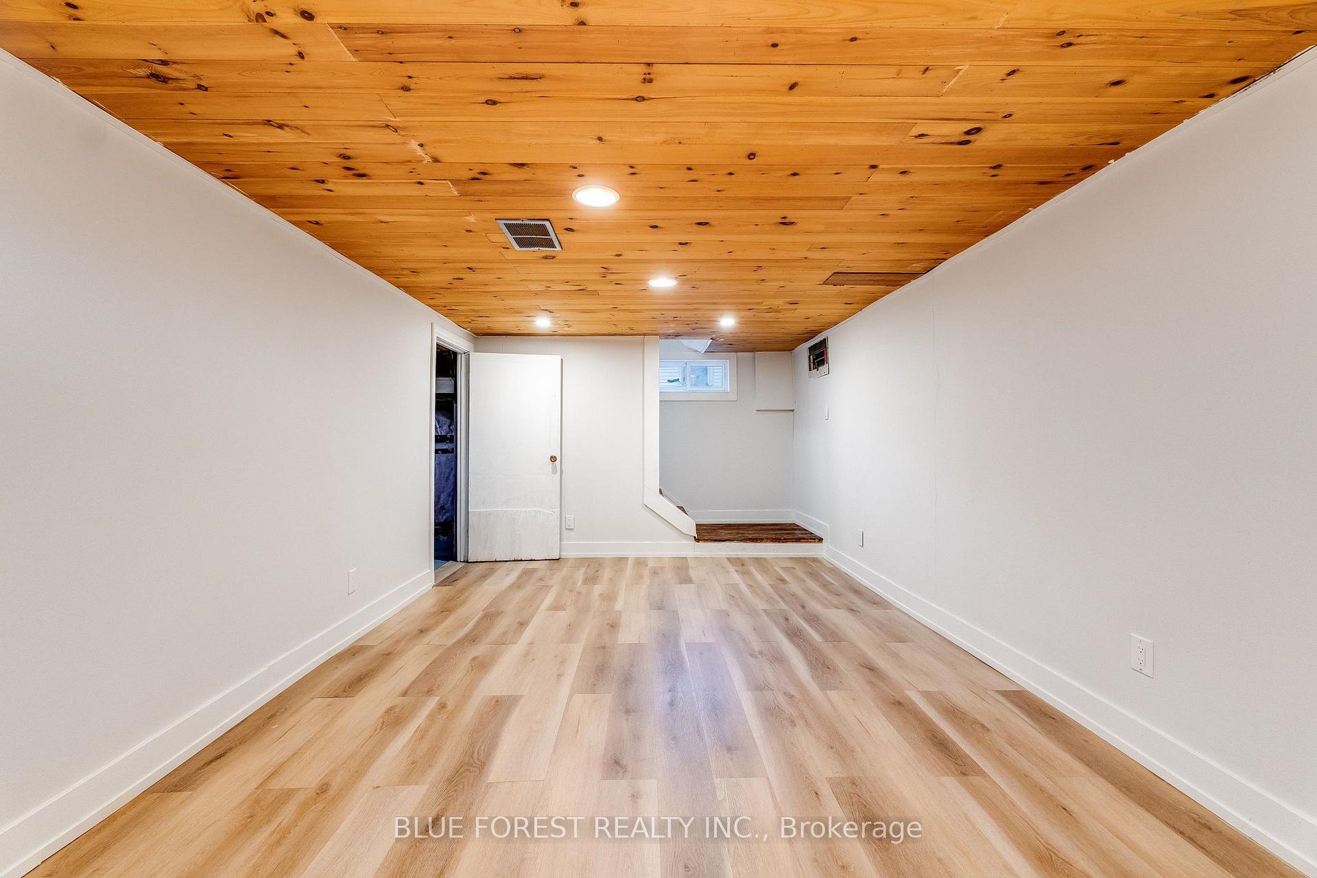 Photo 27 of 16 York Street E, Chatham-Kent, Ridgetown — HOMEH