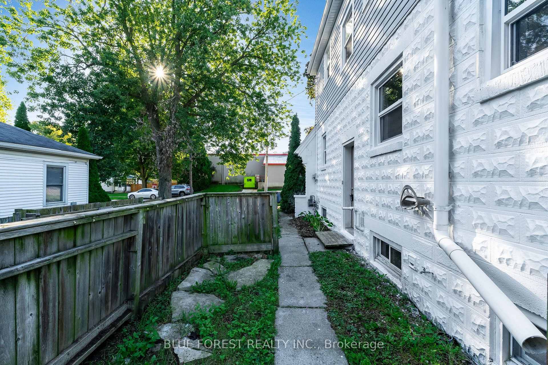 Photo 29 of 16 York Street E, Chatham-Kent, Ridgetown — HOMEH