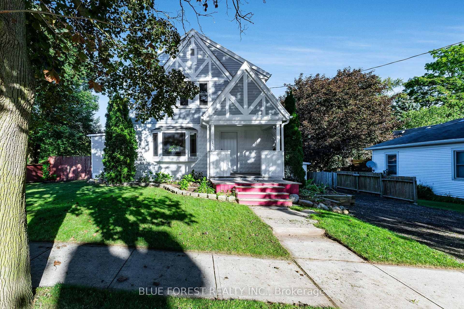 Photo 40 of 16 York Street E, Chatham-Kent, Ridgetown — HOMEH