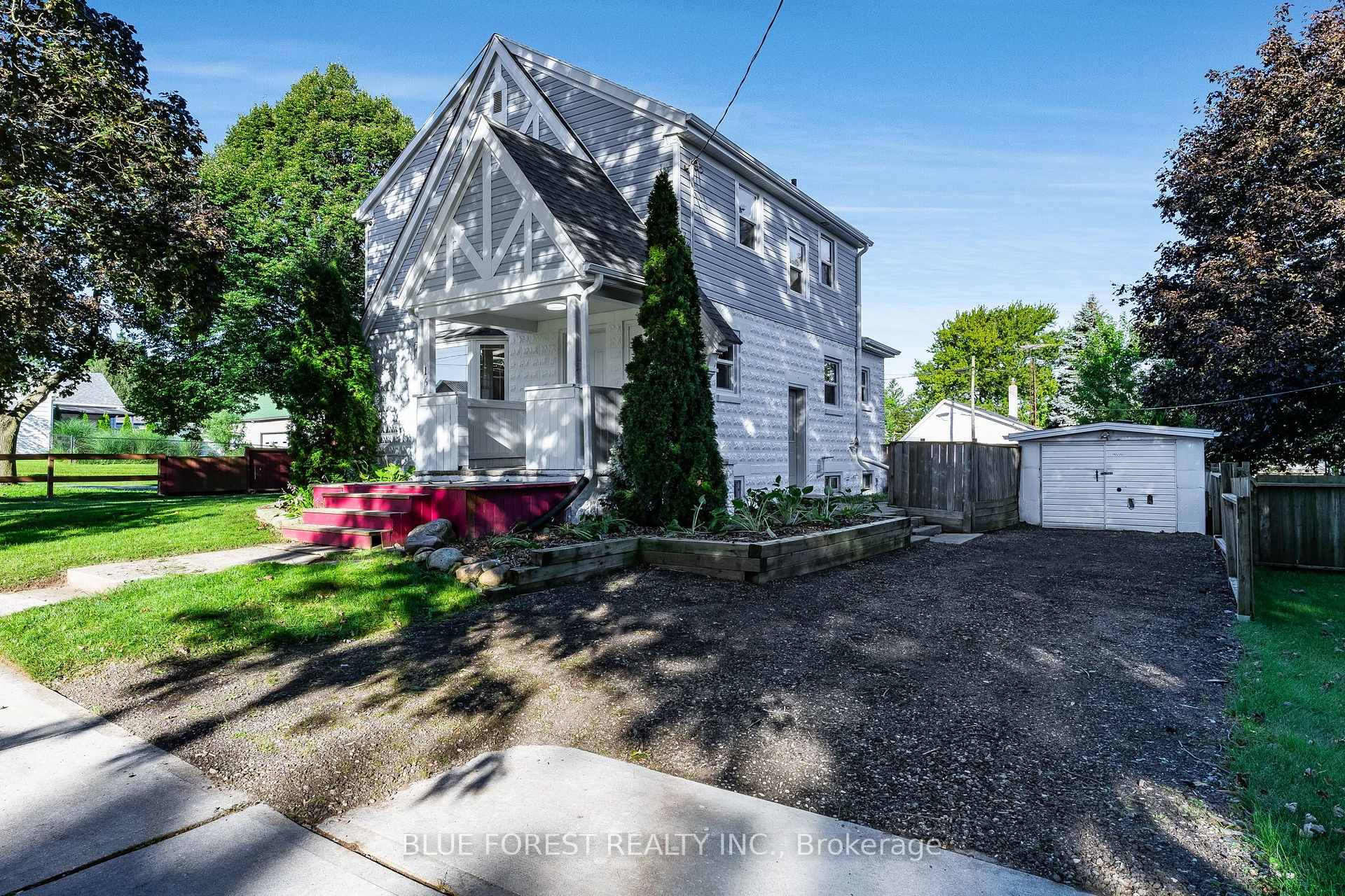 Photo 41 of 16 York Street E, Chatham-Kent, Ridgetown — HOMEH