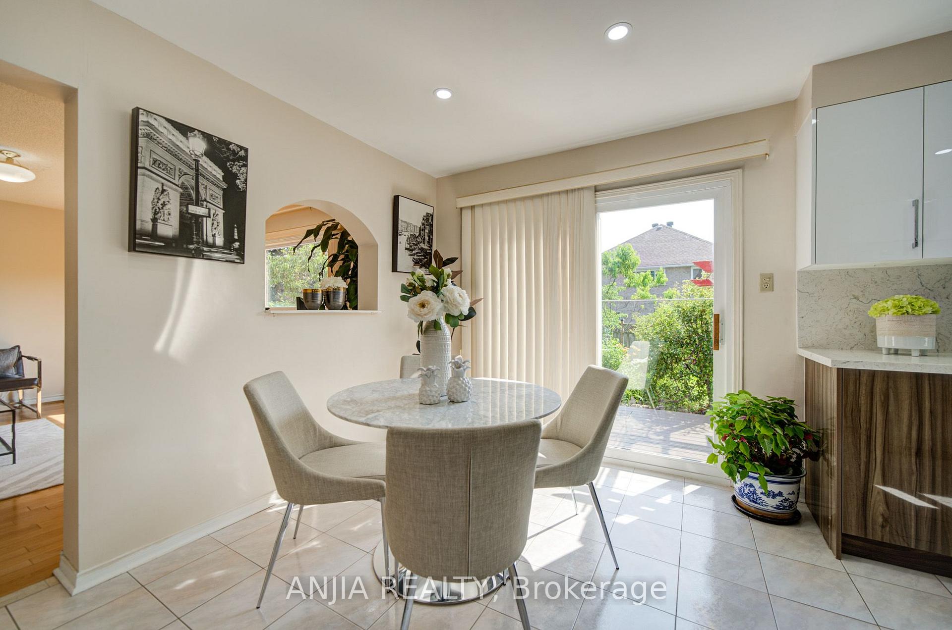Photo 12 of 8 Brooklyn Crescent, Markham, Unionville — HOMEH
