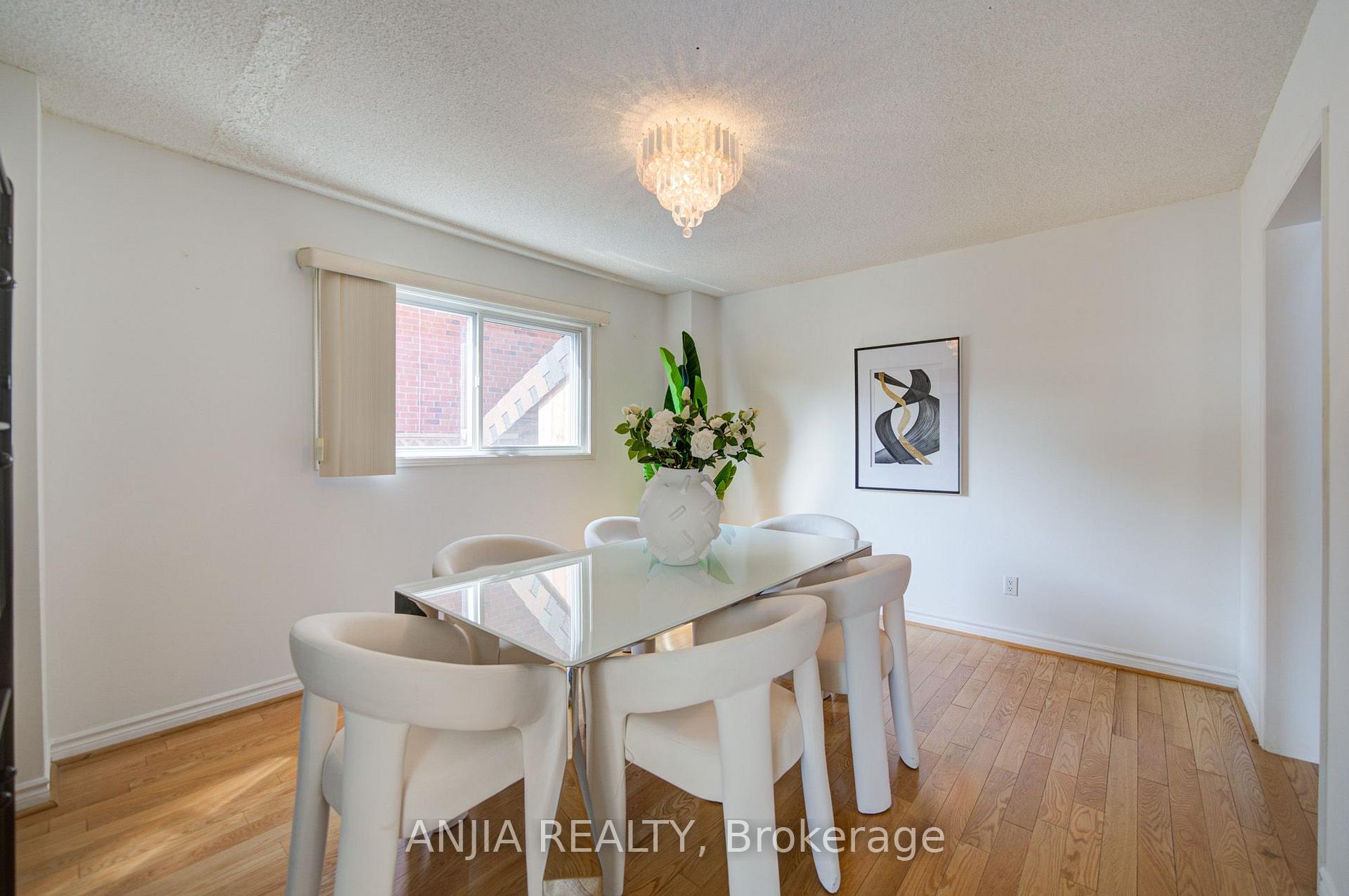 Photo 16 of 8 Brooklyn Crescent, Markham, Unionville — HOMEH