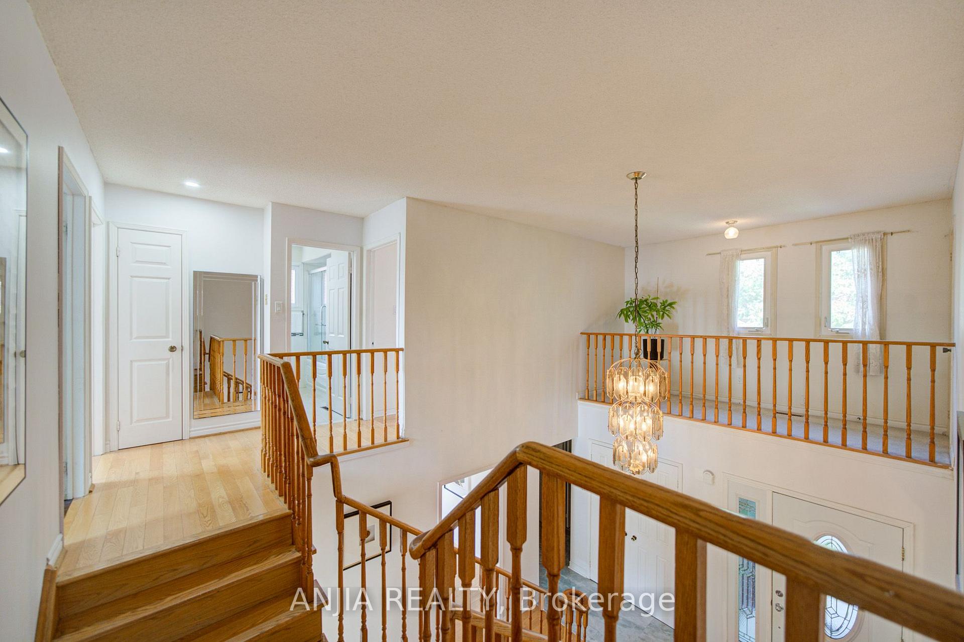 Photo 19 of 8 Brooklyn Crescent, Markham, Unionville — HOMEH