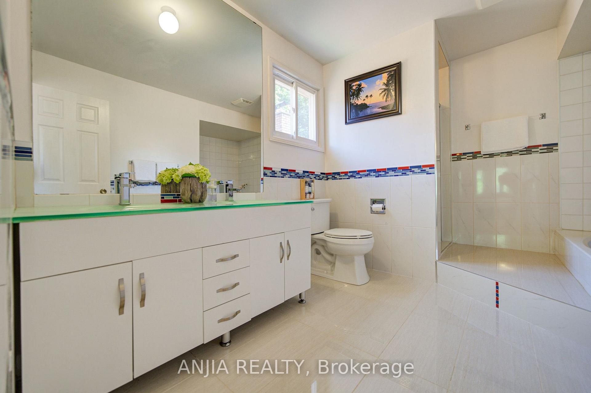 Photo 25 of 8 Brooklyn Crescent, Markham, Unionville — HOMEH
